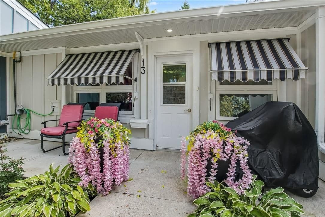 13 Sister Varga Terrace, Hamilton, ON L9B 1T8