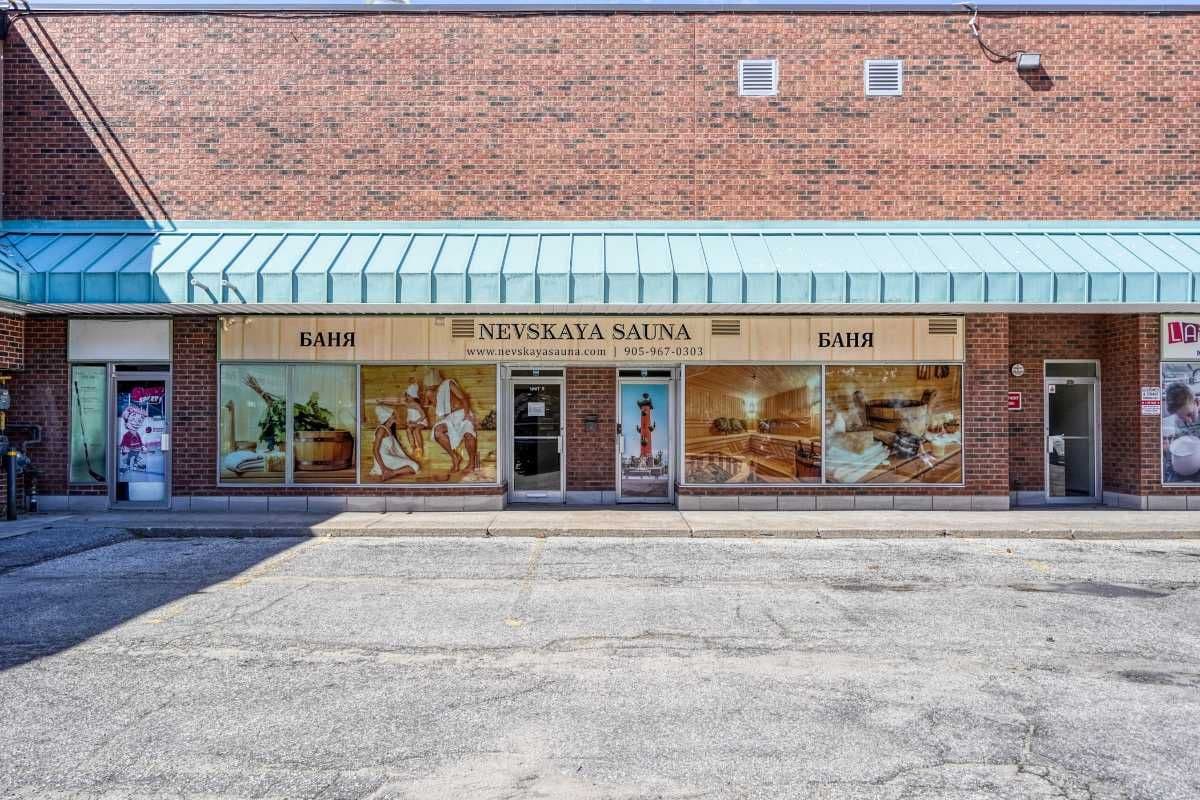 38 Parkside Drive 9, Newmarket, ON L3Y 8J9