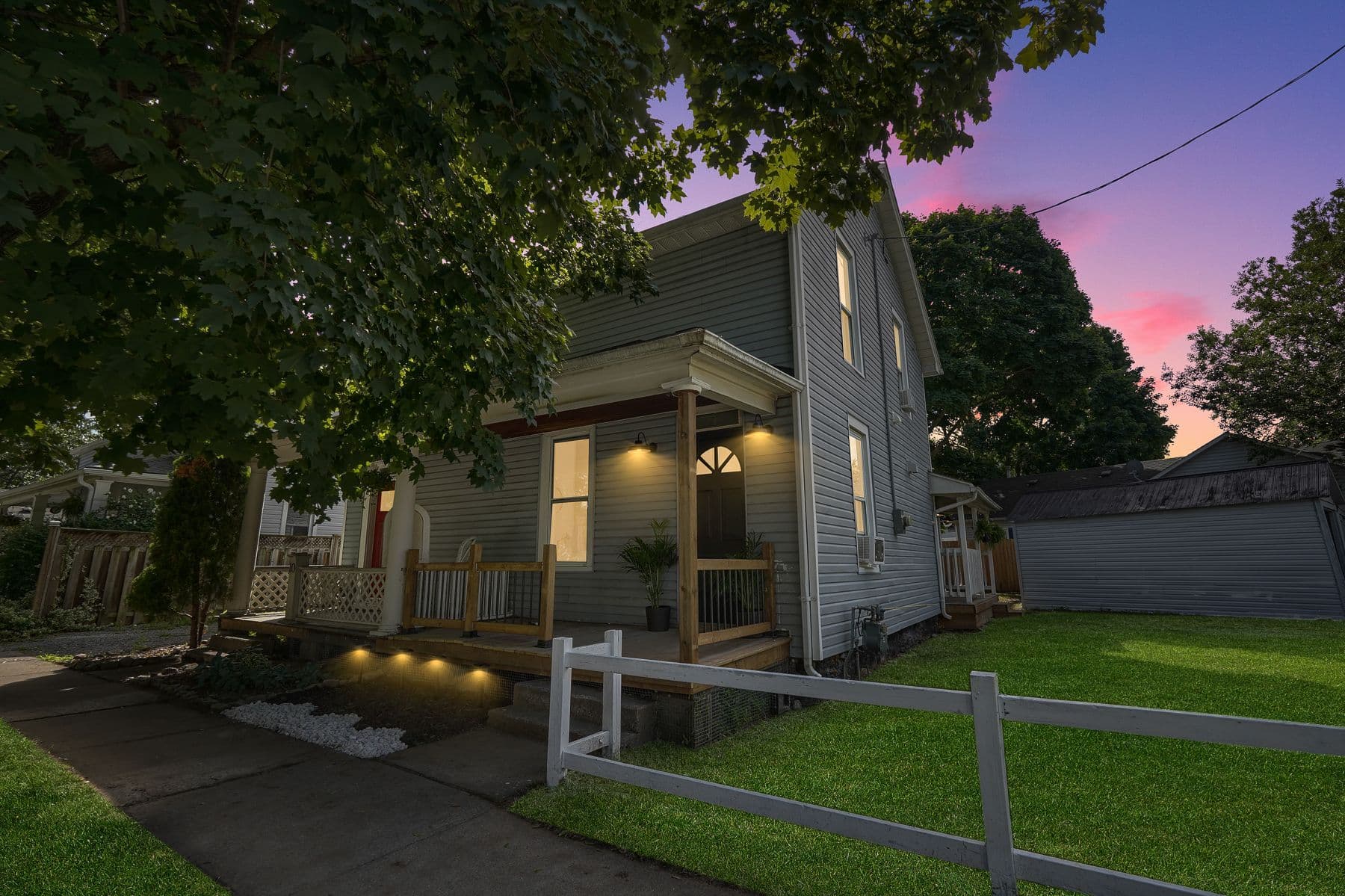 8 Elizabeth Street, St. Catharines, ON L2R 2L1