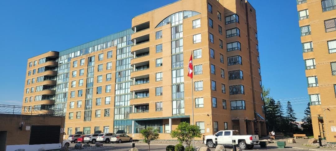 1665 Pickering Parkway PH807, Pickering, ON L1V 6L4