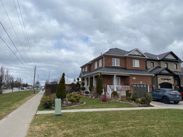 1316 Macinally Court, Oshawa, ON L1K 0B6