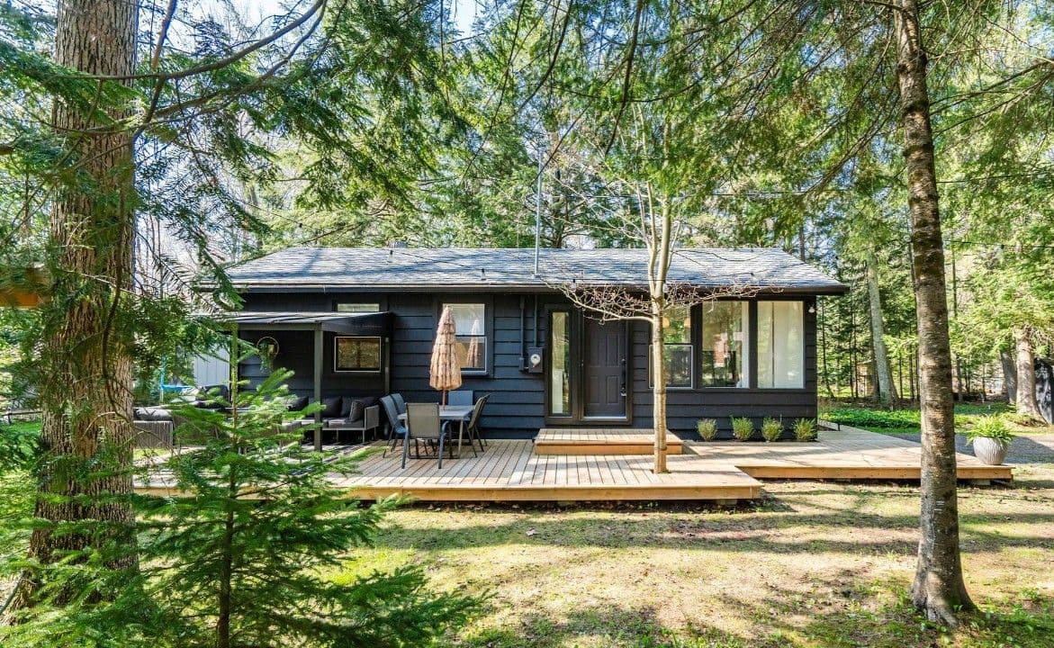 1 Sundown Road, Tiny, ON L0L 2J0