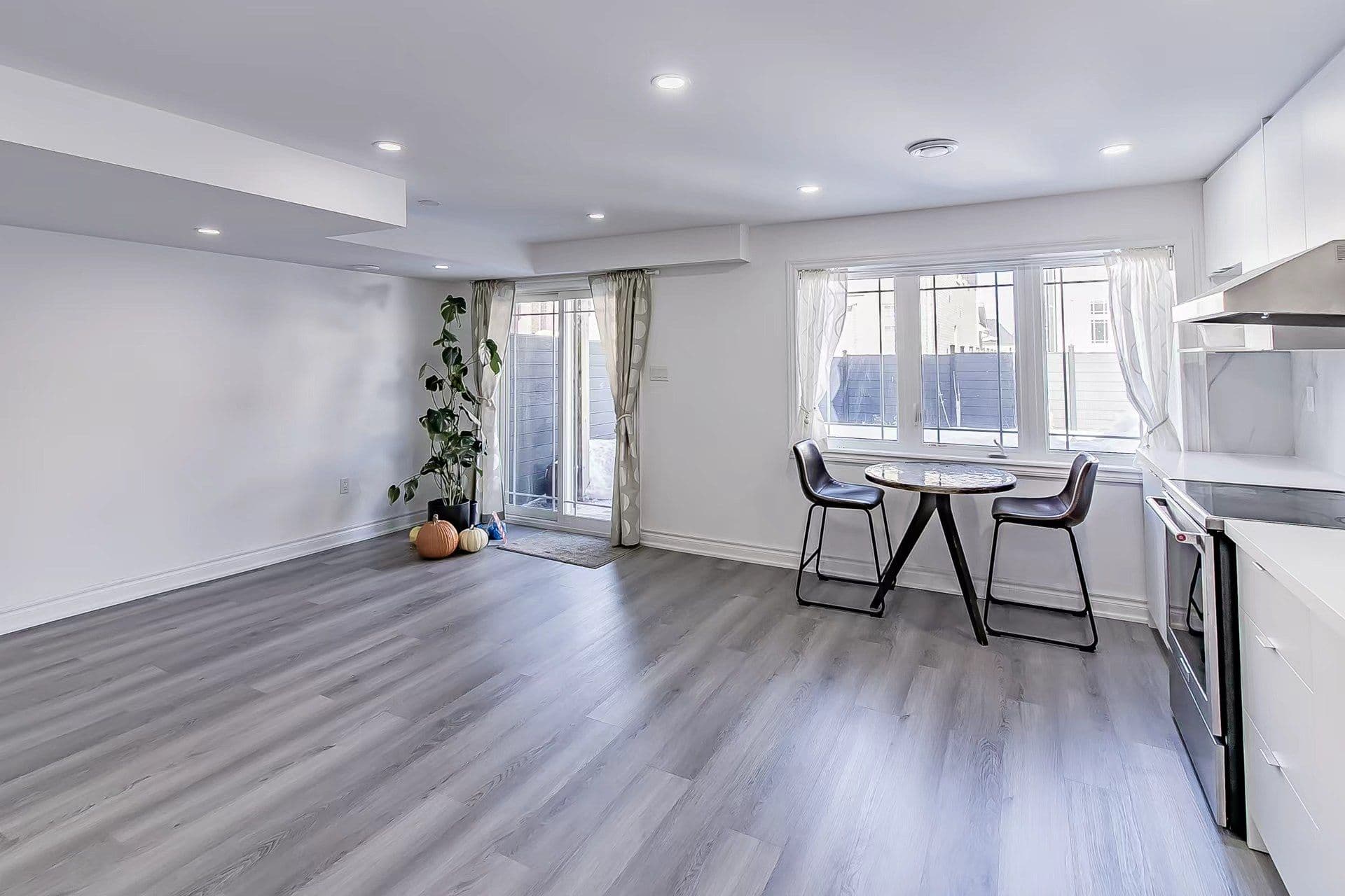 50 Drizzel Crescent Bsmt, Richmond Hill, ON L4E 2G8