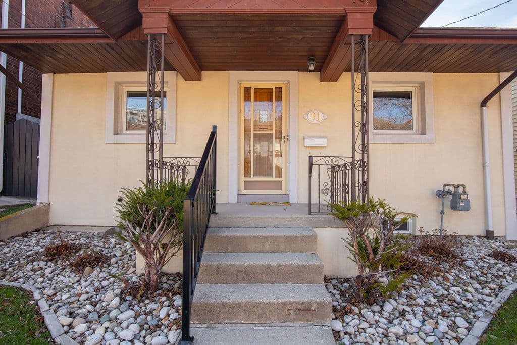 91 Pearl Street N, Hamilton, ON L8R 2Z2