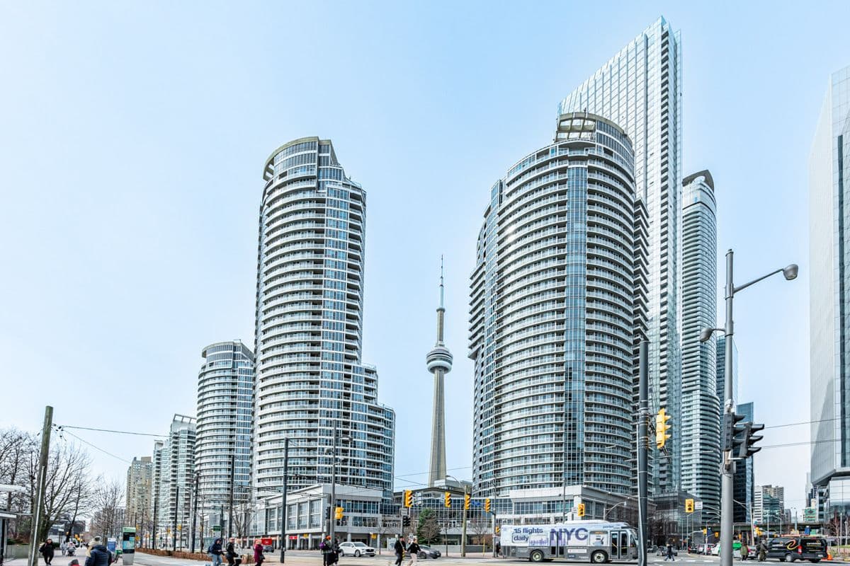 208 Queens Quay W 511, Toronto C01, ON M5J 2Y5