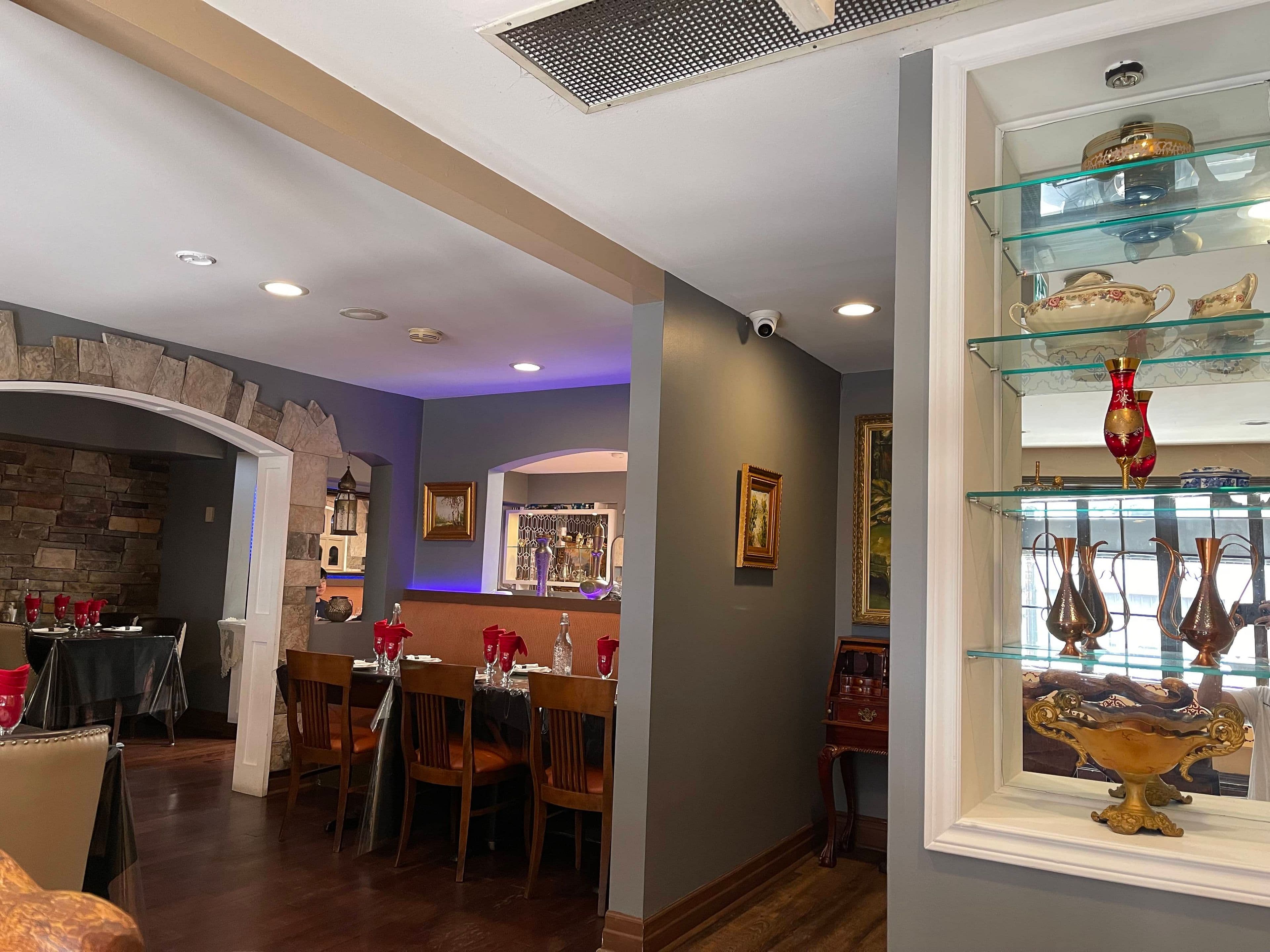 111 Trafalgar Road, Oakville, ON L6J 3G3