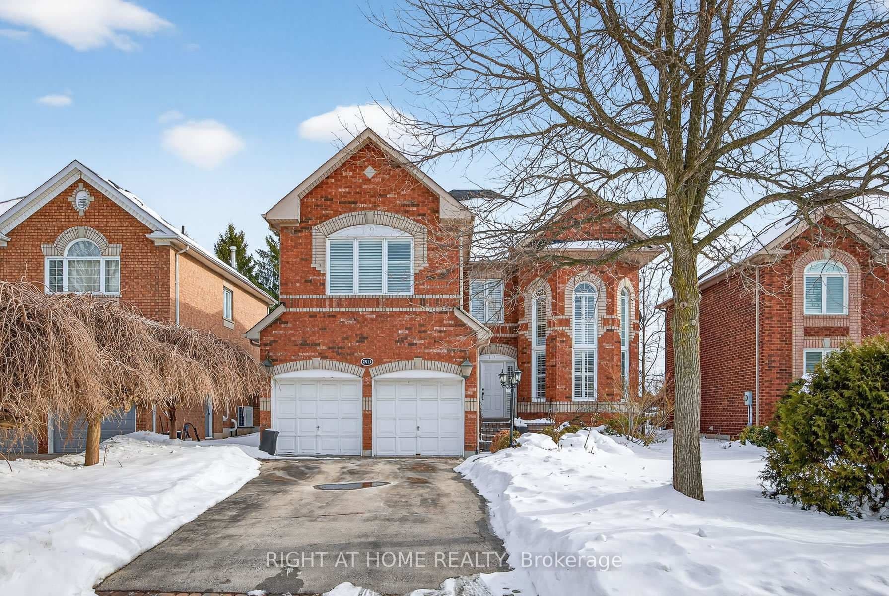 2013 ROSEMOUNT Crescent, Oakville, ON L6M 3A5
