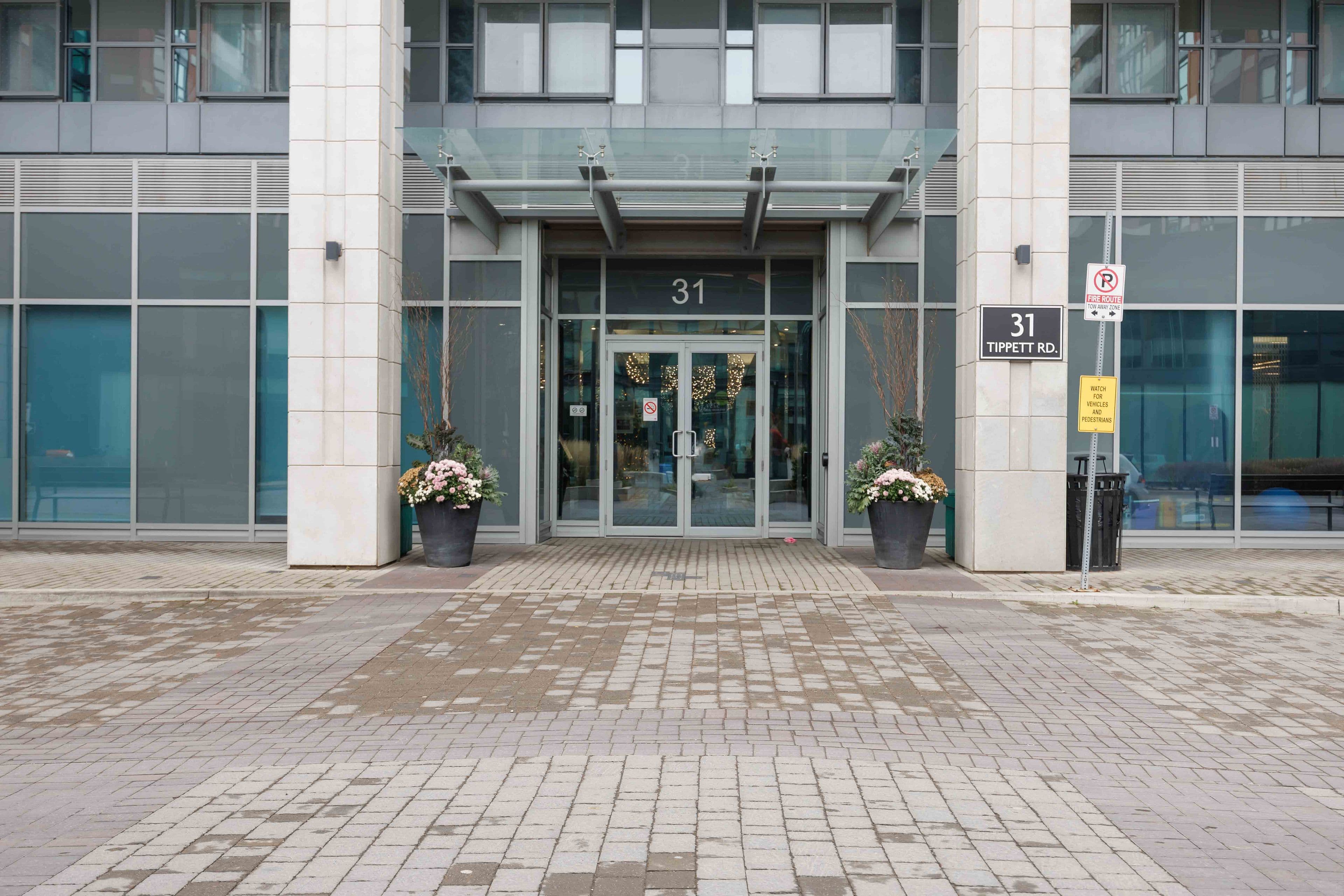 31 Tippett Road 332, Toronto C06, ON M3H 0C8