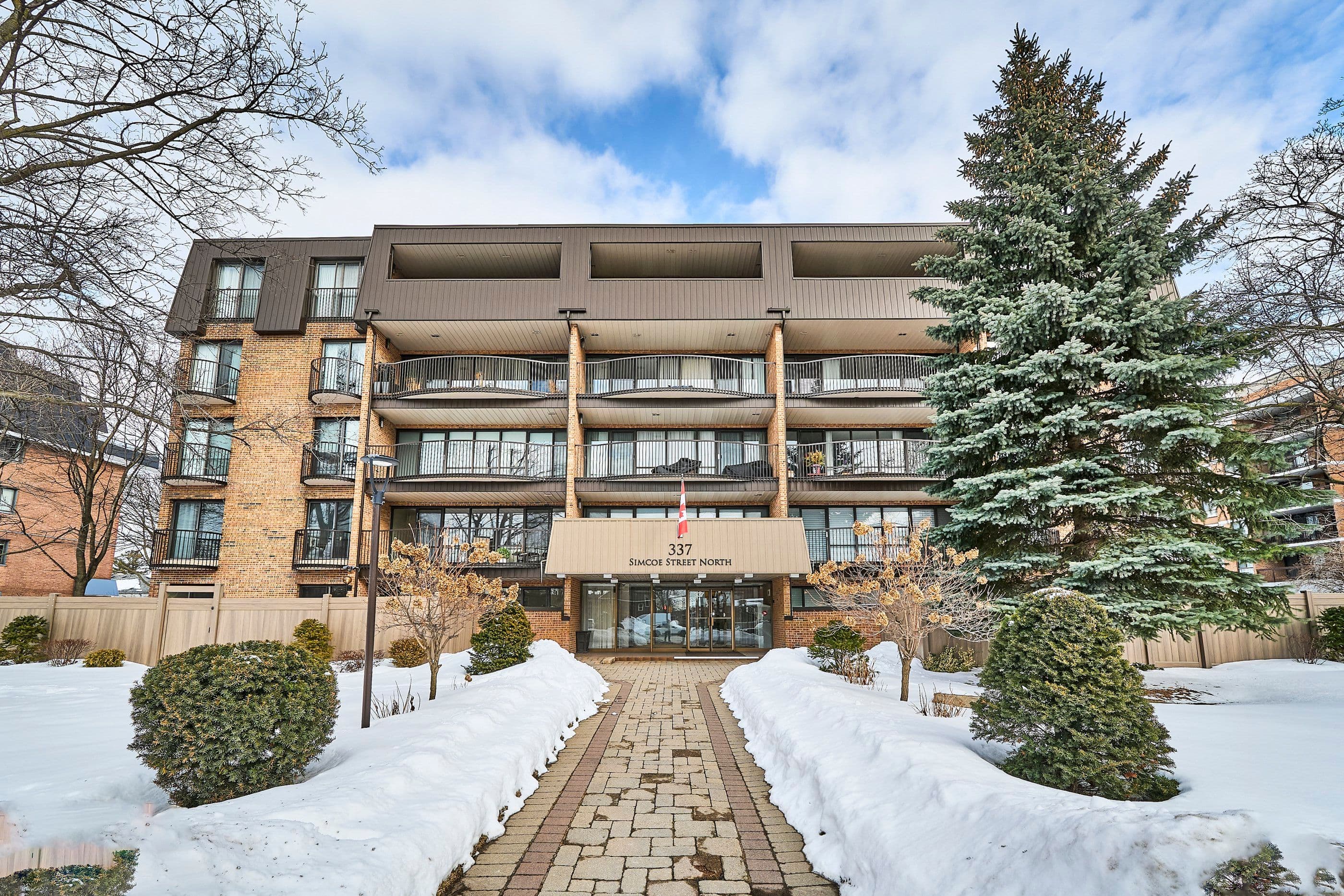 337 Simcoe Street 401, Oshawa, ON L1G 4T2