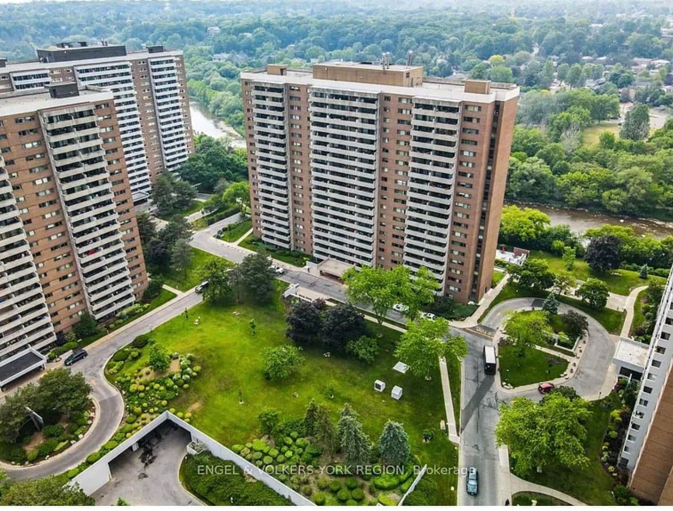 260 Scarlett Road 1605, Toronto W03, ON M6N 4X6