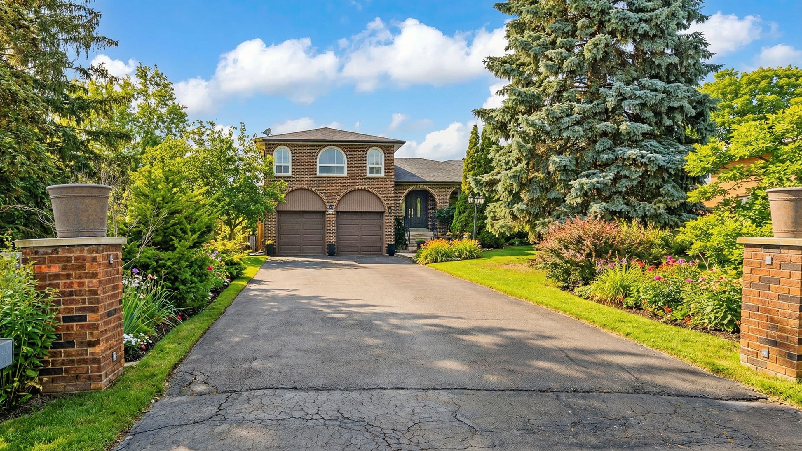 130 Spruce Avenue, Richmond Hill, ON L4C 6W1