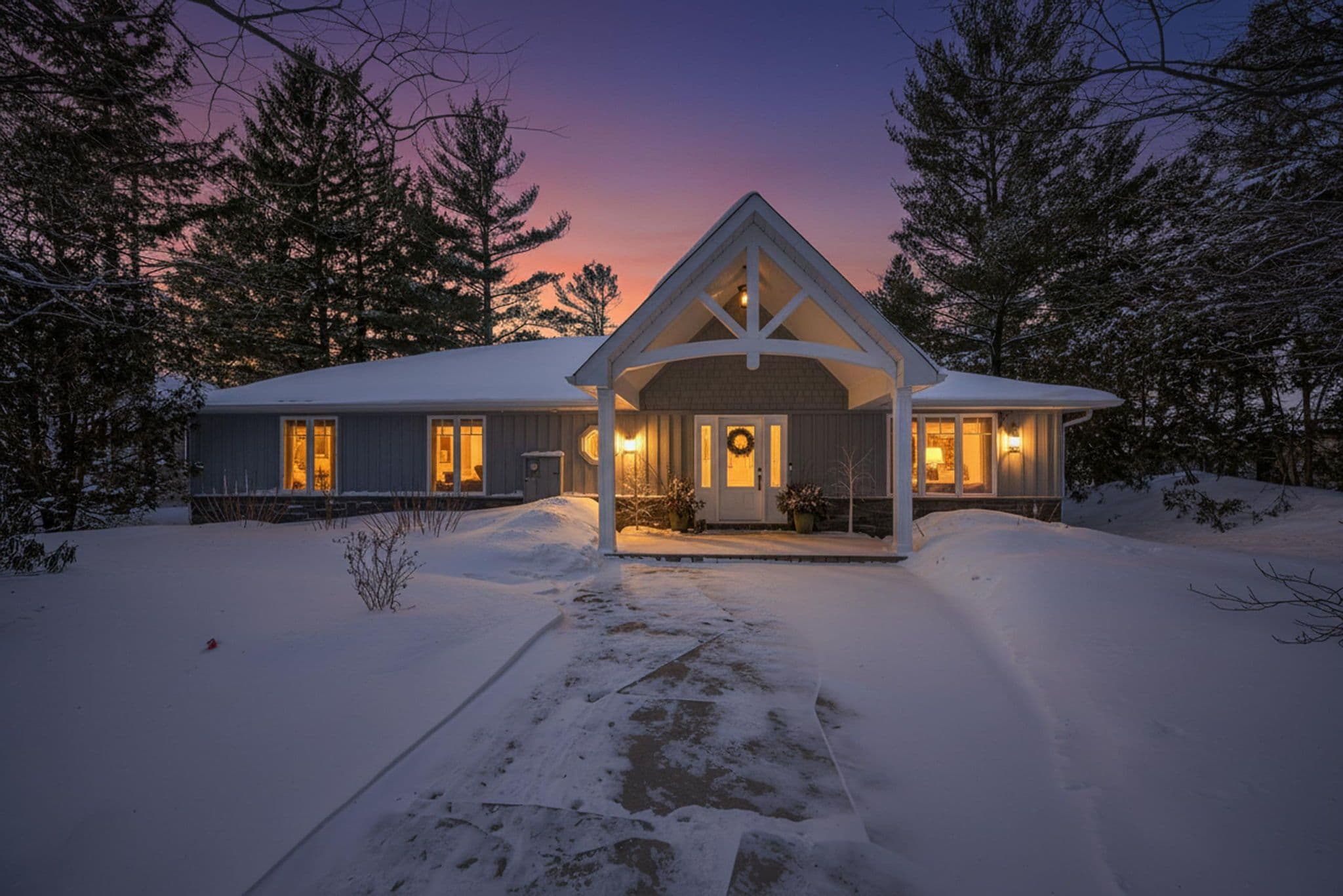 1036 River Road E, Wasaga Beach, ON L9Z 2P7