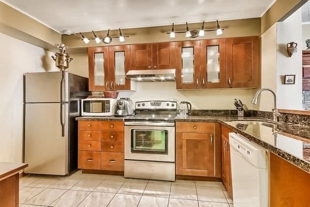 1131 Steeles Avenue W 609, Toronto C07, ON M2R 3W8