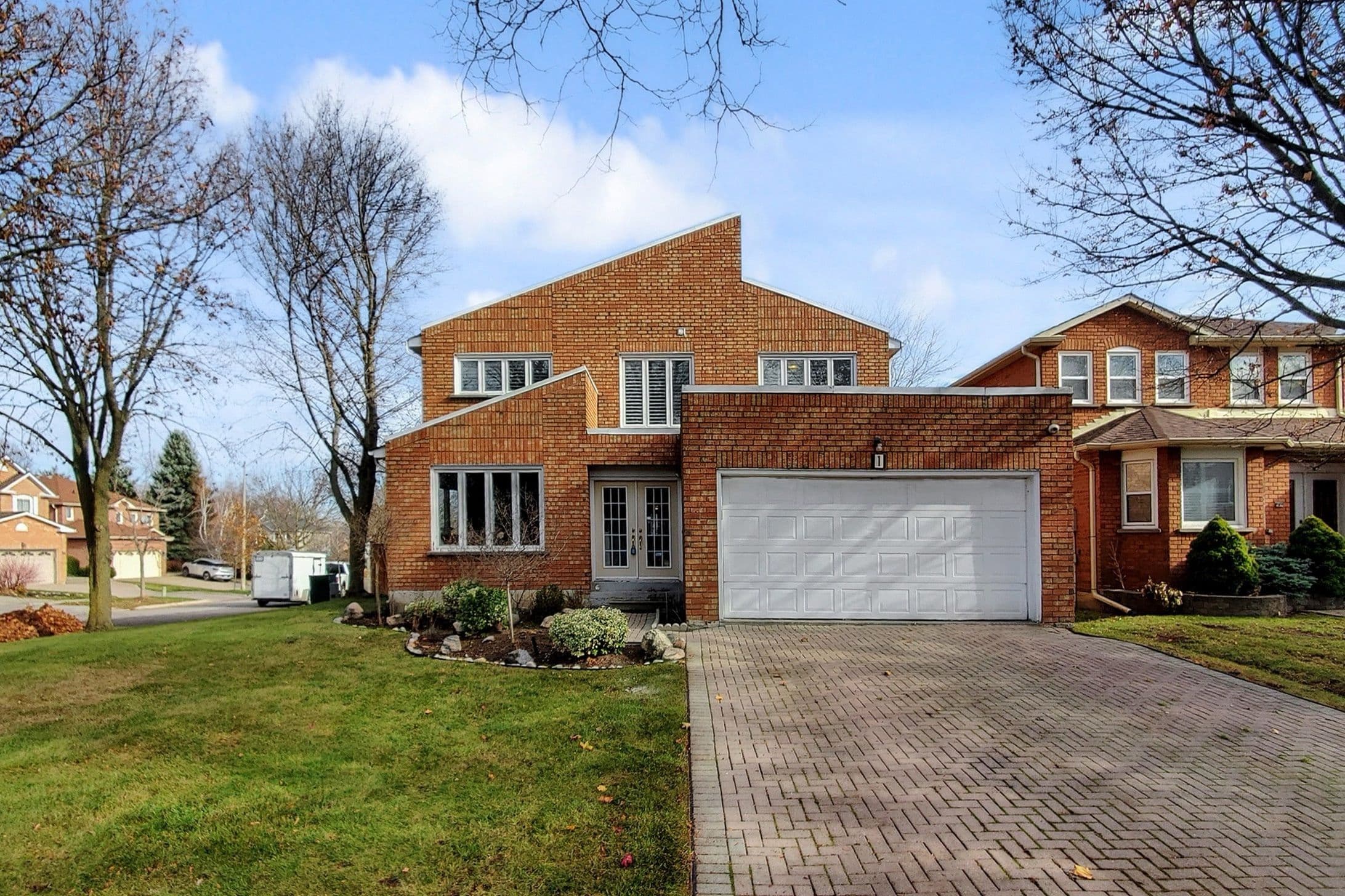 1 Atwood Court, Markham, ON L3T 6T4