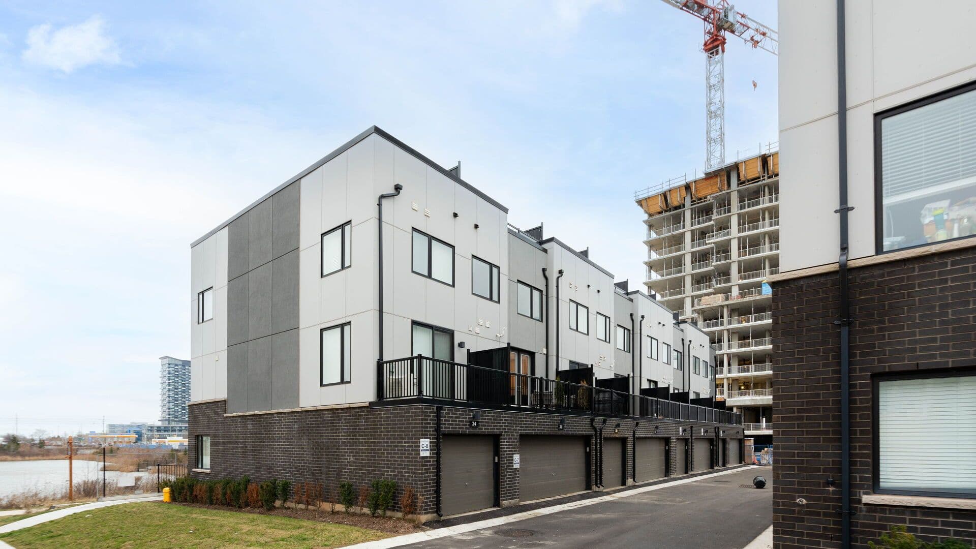 348 Wheat Boom Drive 20, Oakville, ON L6H 3Y6