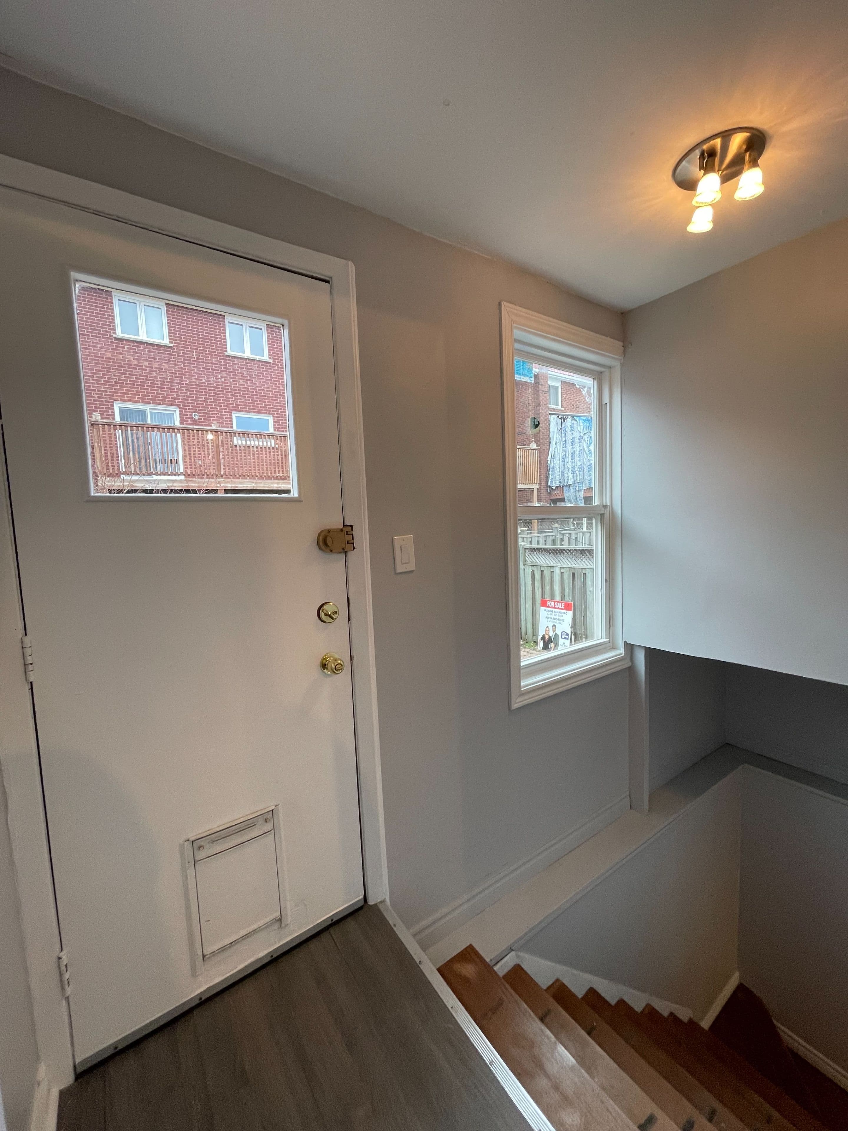 8 Birch Tree Crescent, Toronto W04, ON M6M 2K8