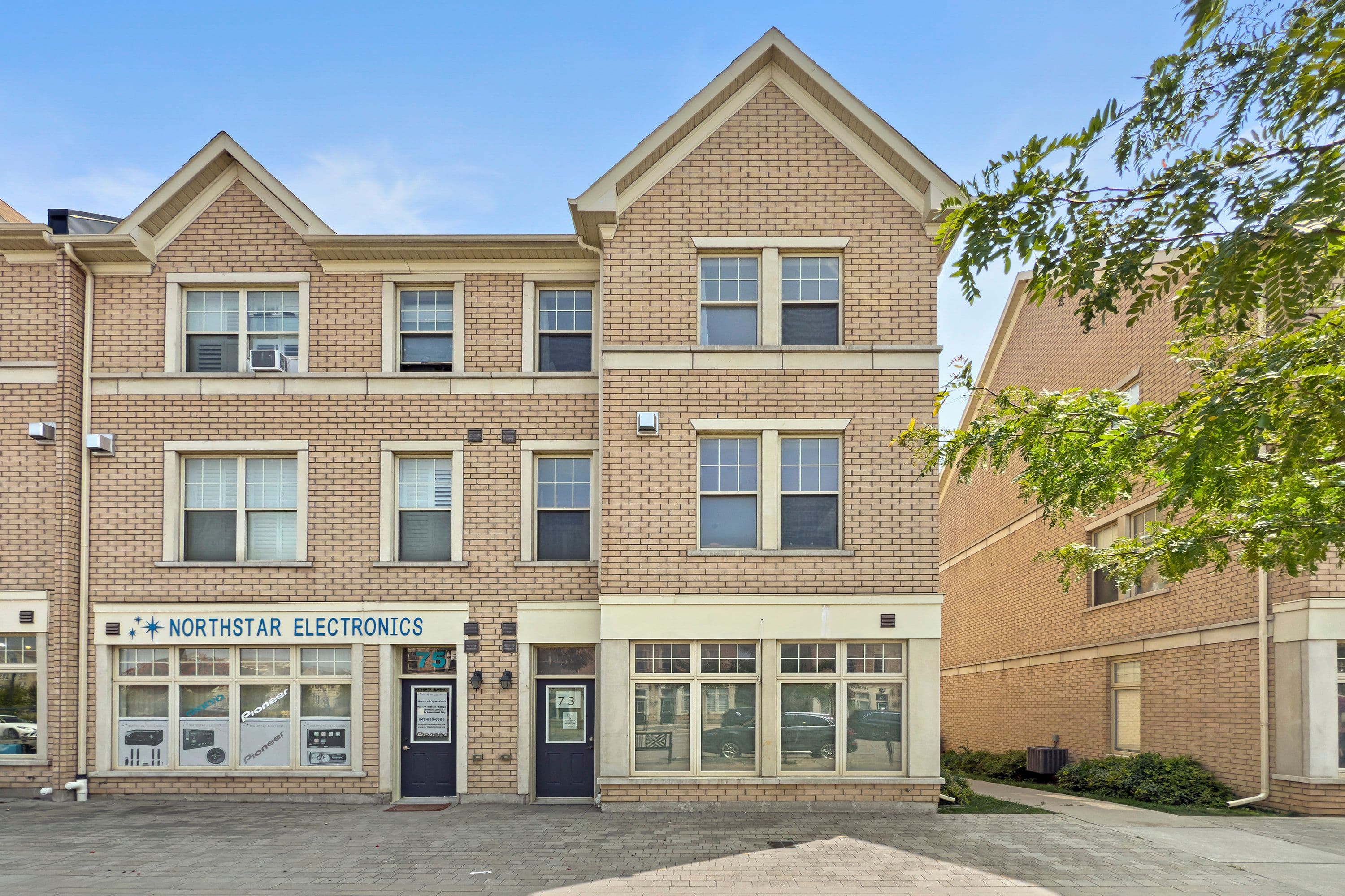 73 Cathedral High Street, Markham, ON L6C 0P1