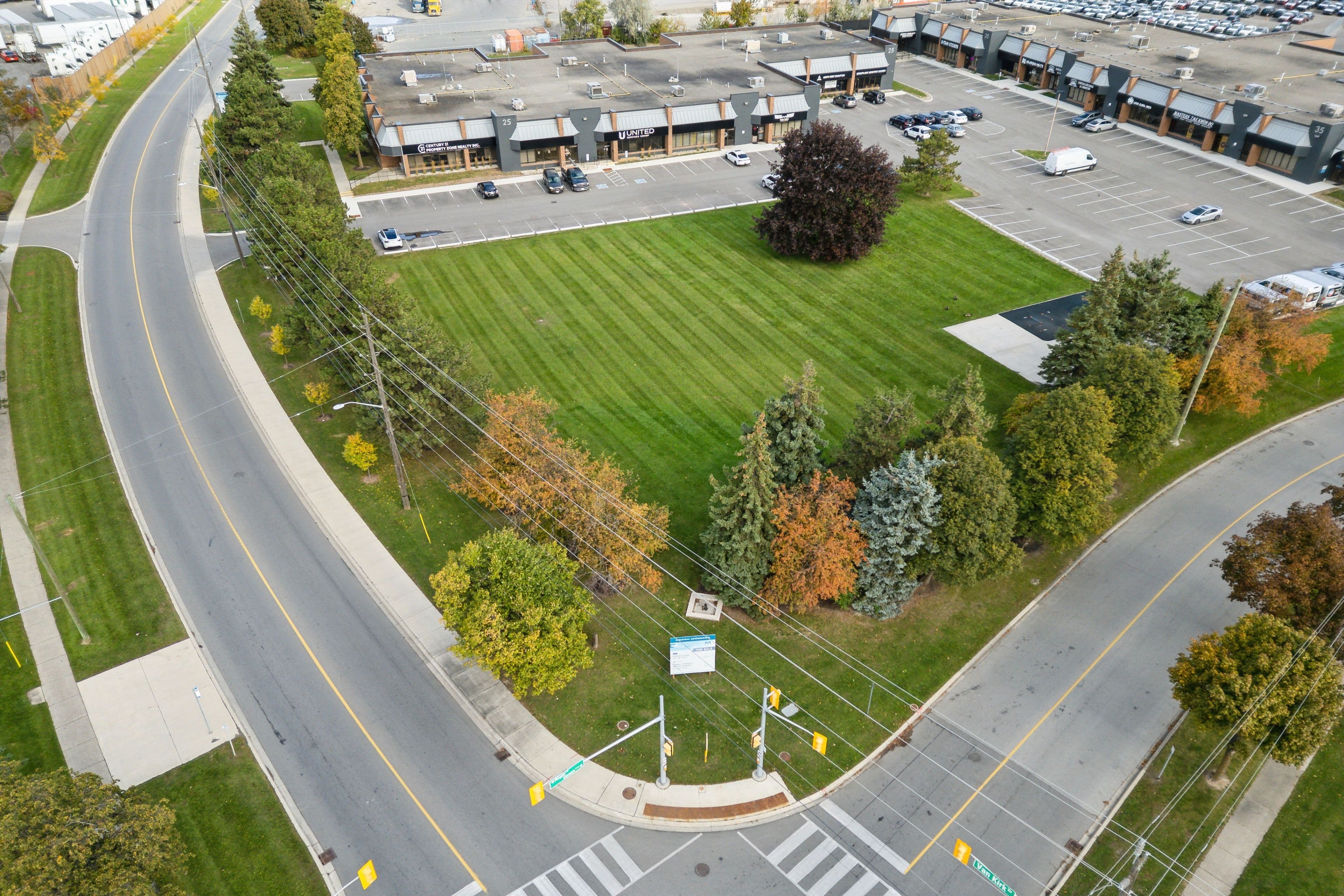 21 Van Kirk Drive, Brampton, ON L7A 1W4