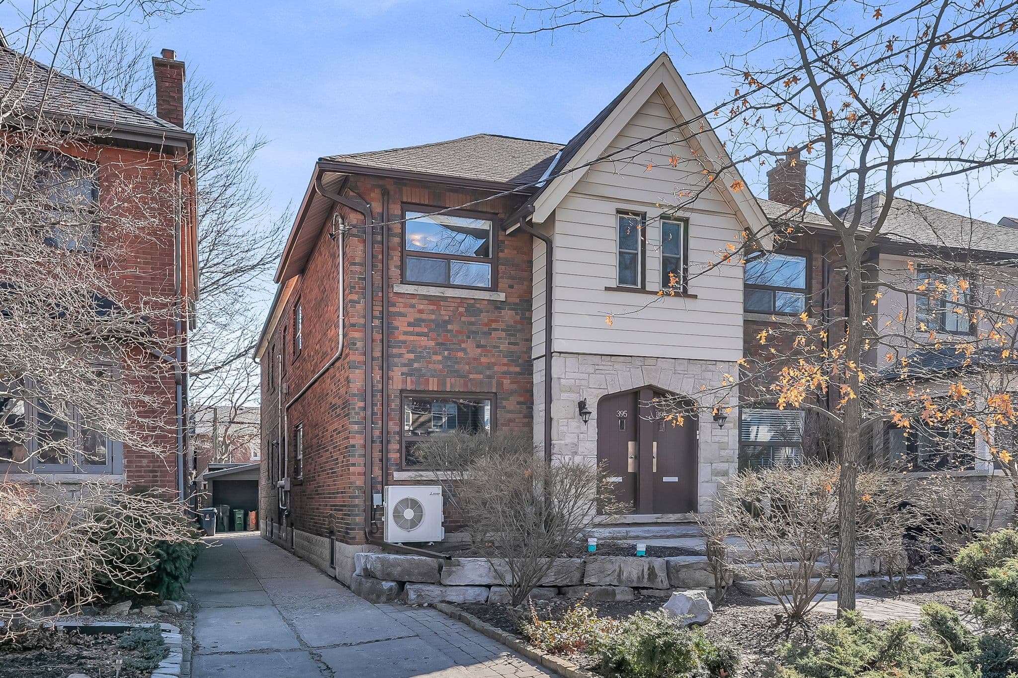 395 Willard Avenue Unit 2, Toronto W02, ON M6S 3R4