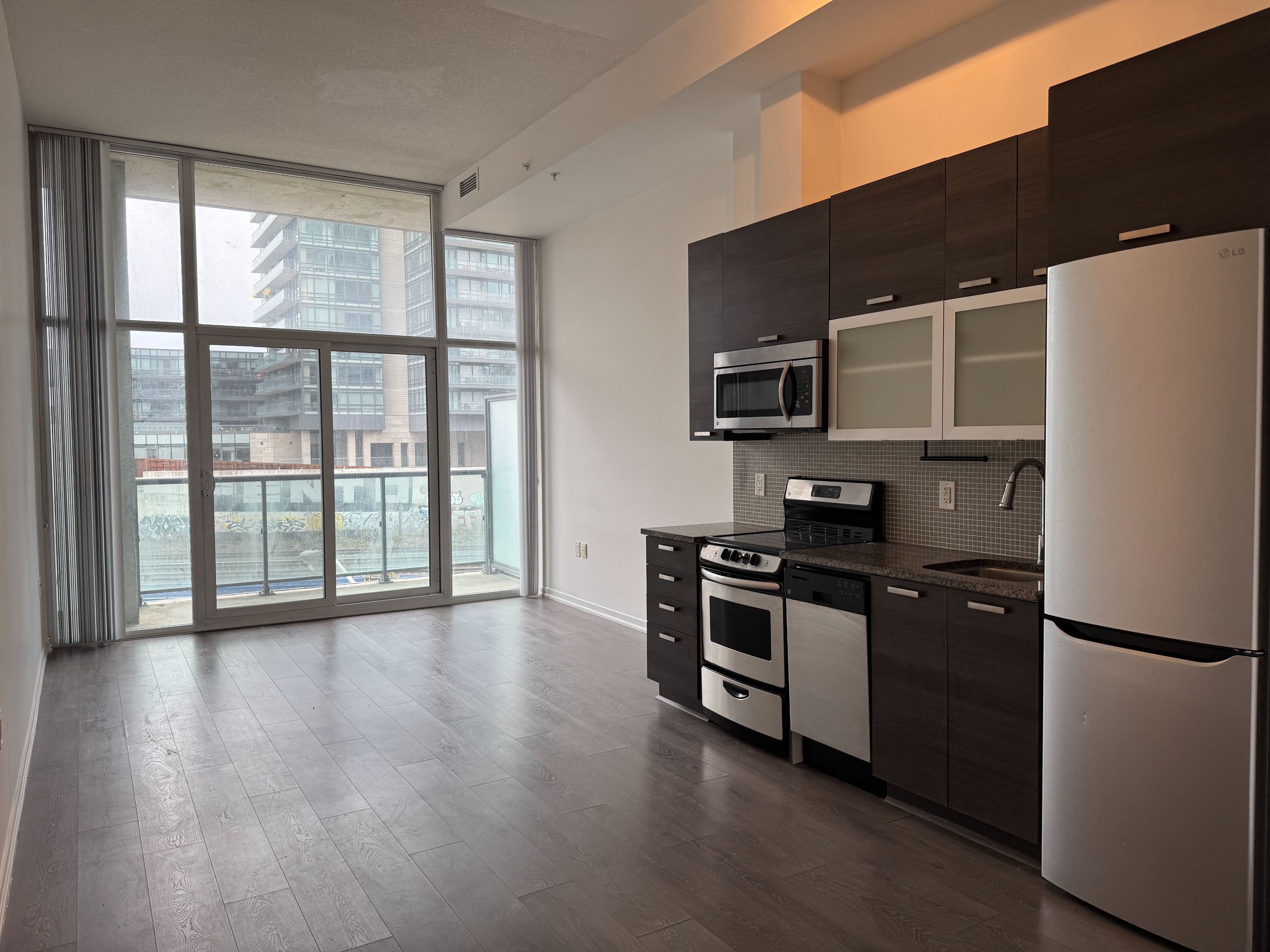 36 Lisgar Street 321, Toronto C01, ON M6J 0B1