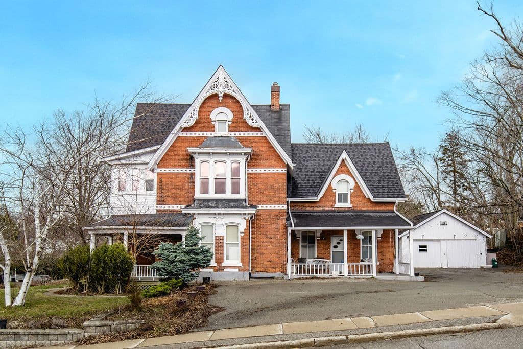 3 Peel Street, Barrie, ON L4M 3K7