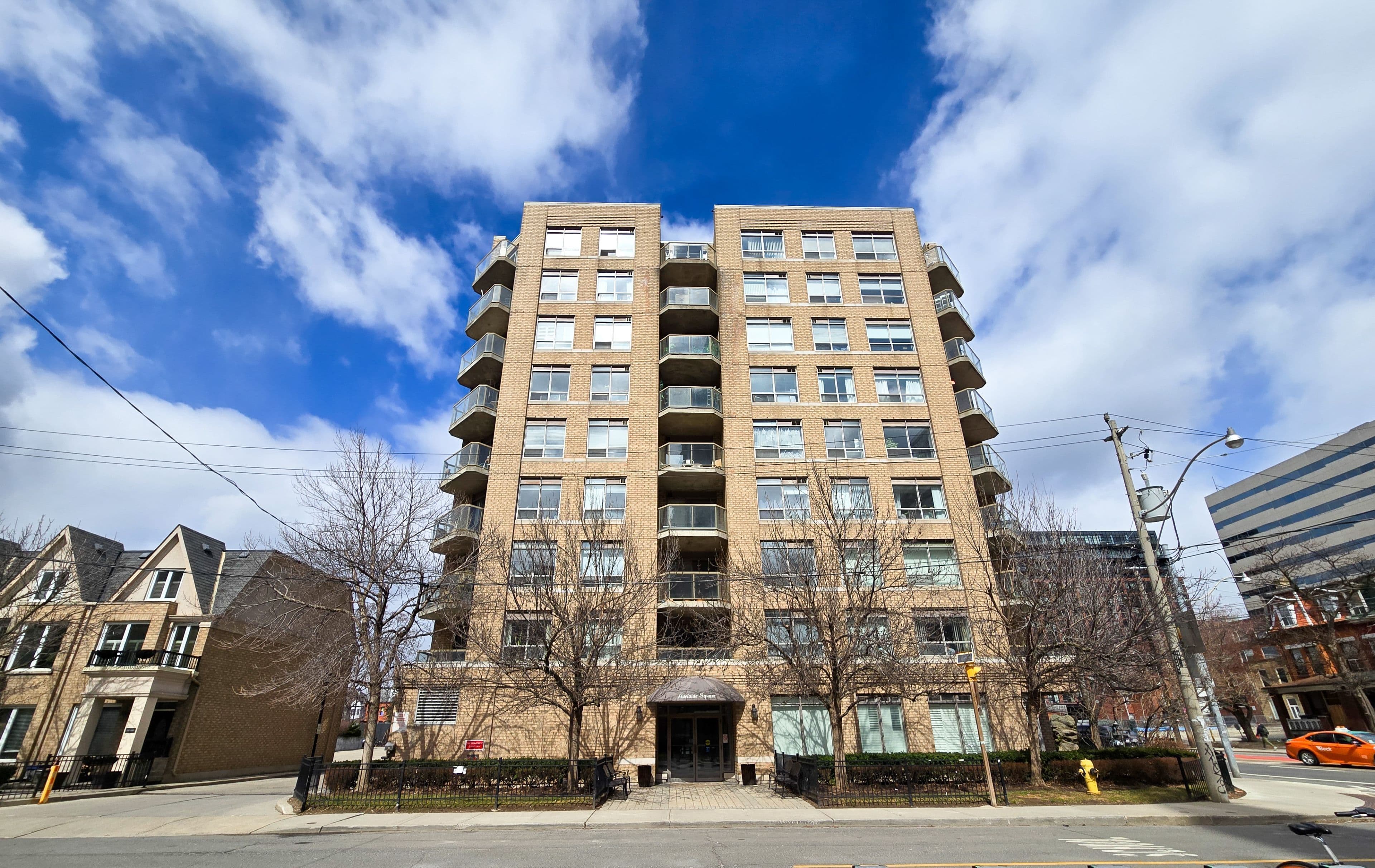 140 Bathurst Street #206, Toronto C01, ON M5V 3N8