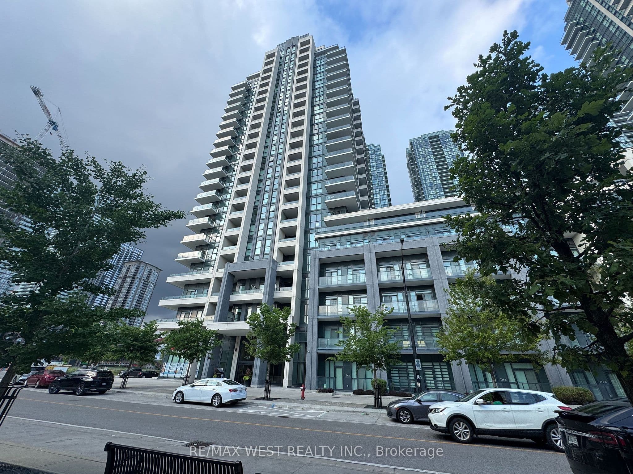 4085 Parkside Village Drive 1606, Mississauga, ON L5B 0K9