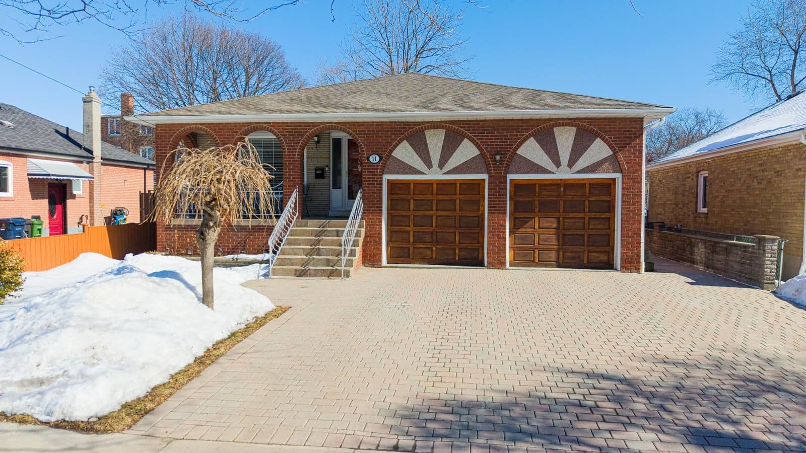 11 Ranwood Drive, Toronto W04, ON M9N 3E8