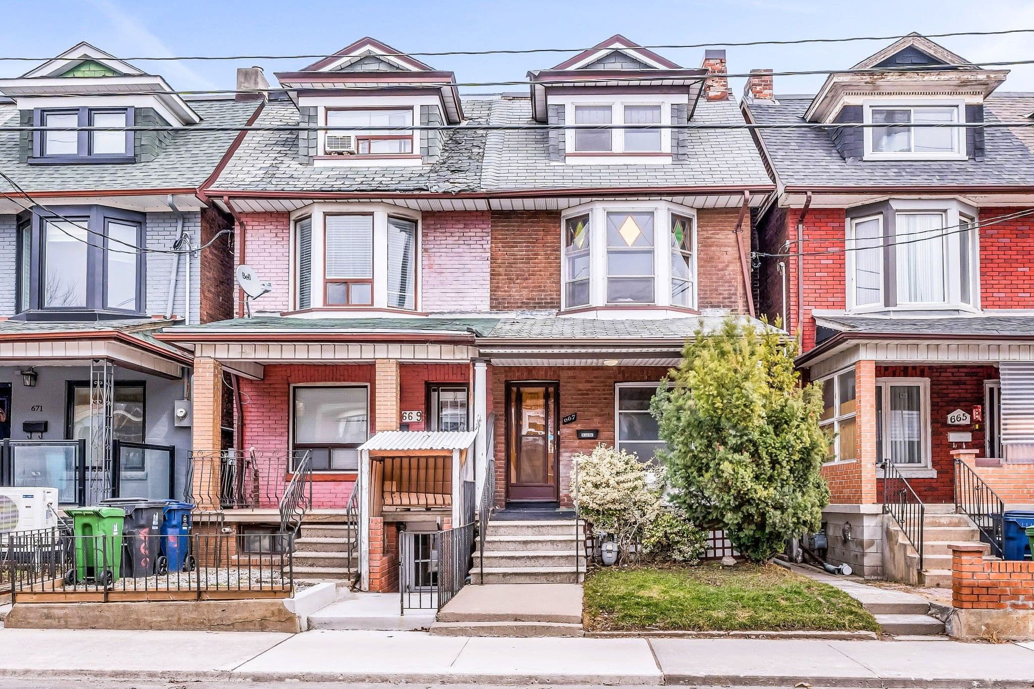 667 Ossington Avenue, Toronto C01, ON M6G 3T6