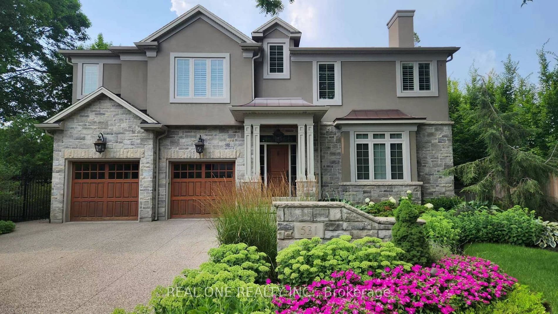 531 Jeanette Drive, Oakville, ON L6K 1M9