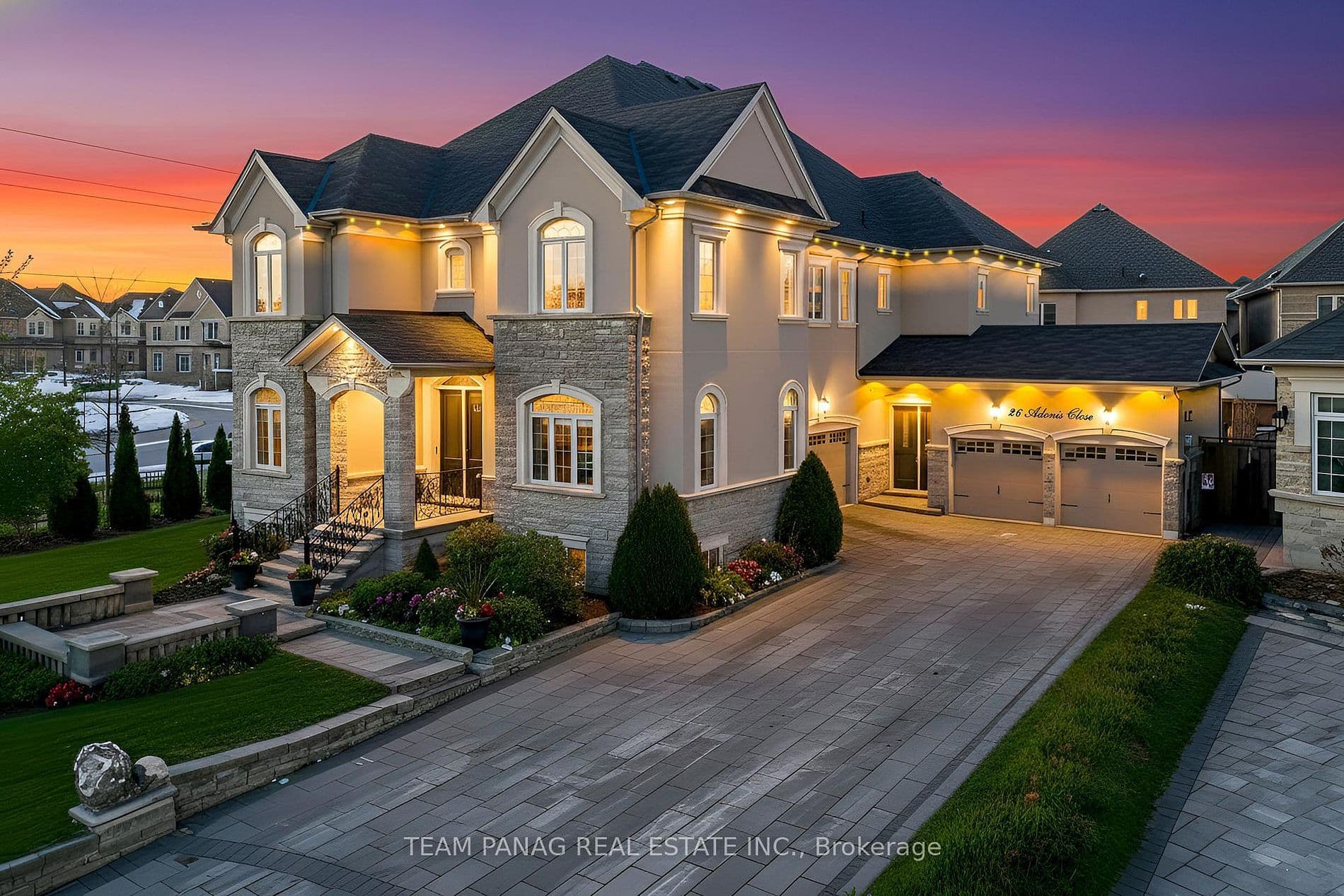 26 Adonis Close, Brampton, ON L6P 4K4