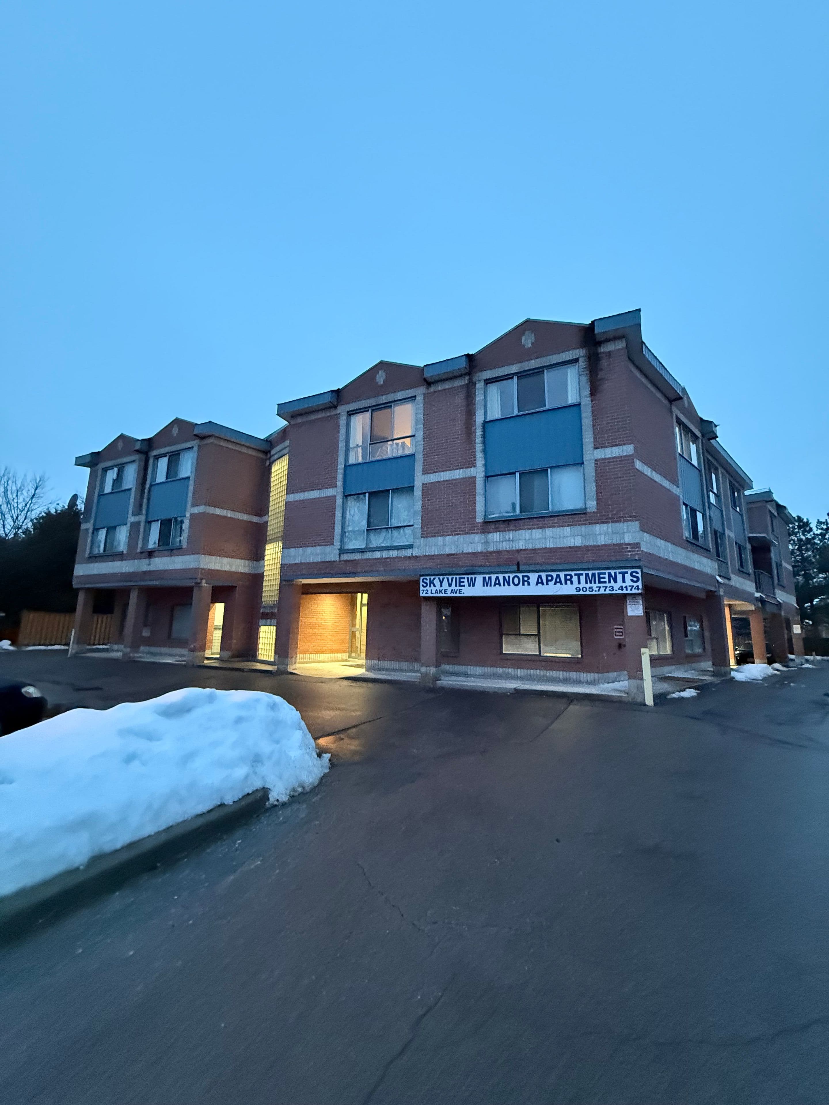 72 Lake Avenue G4, Richmond Hill, ON L4E 2V4