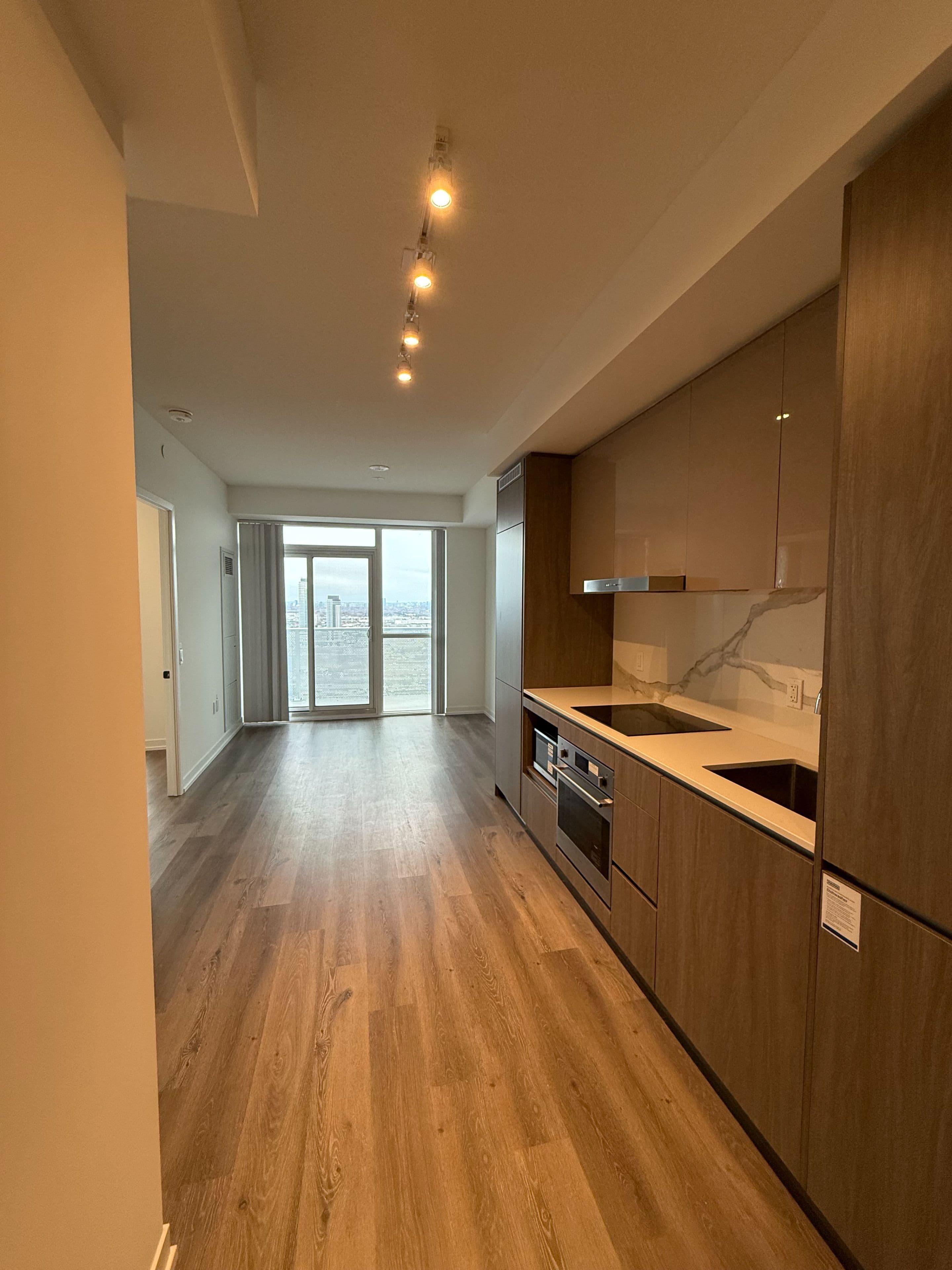 28 Interchange Way 3608, Vaughan, ON L4K 0P8