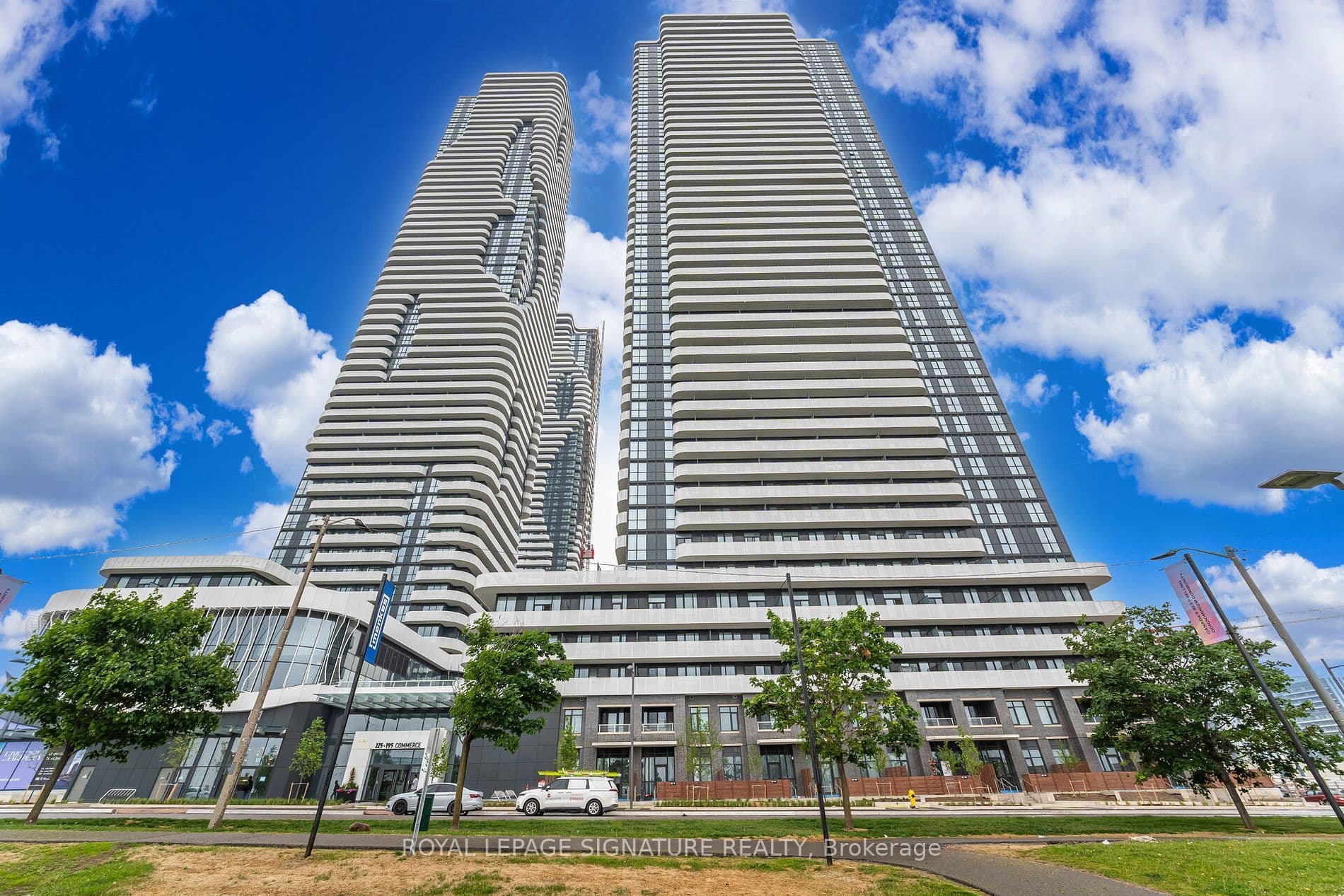 195 Commerce Street 1003, Vaughan, ON L4K 0P9