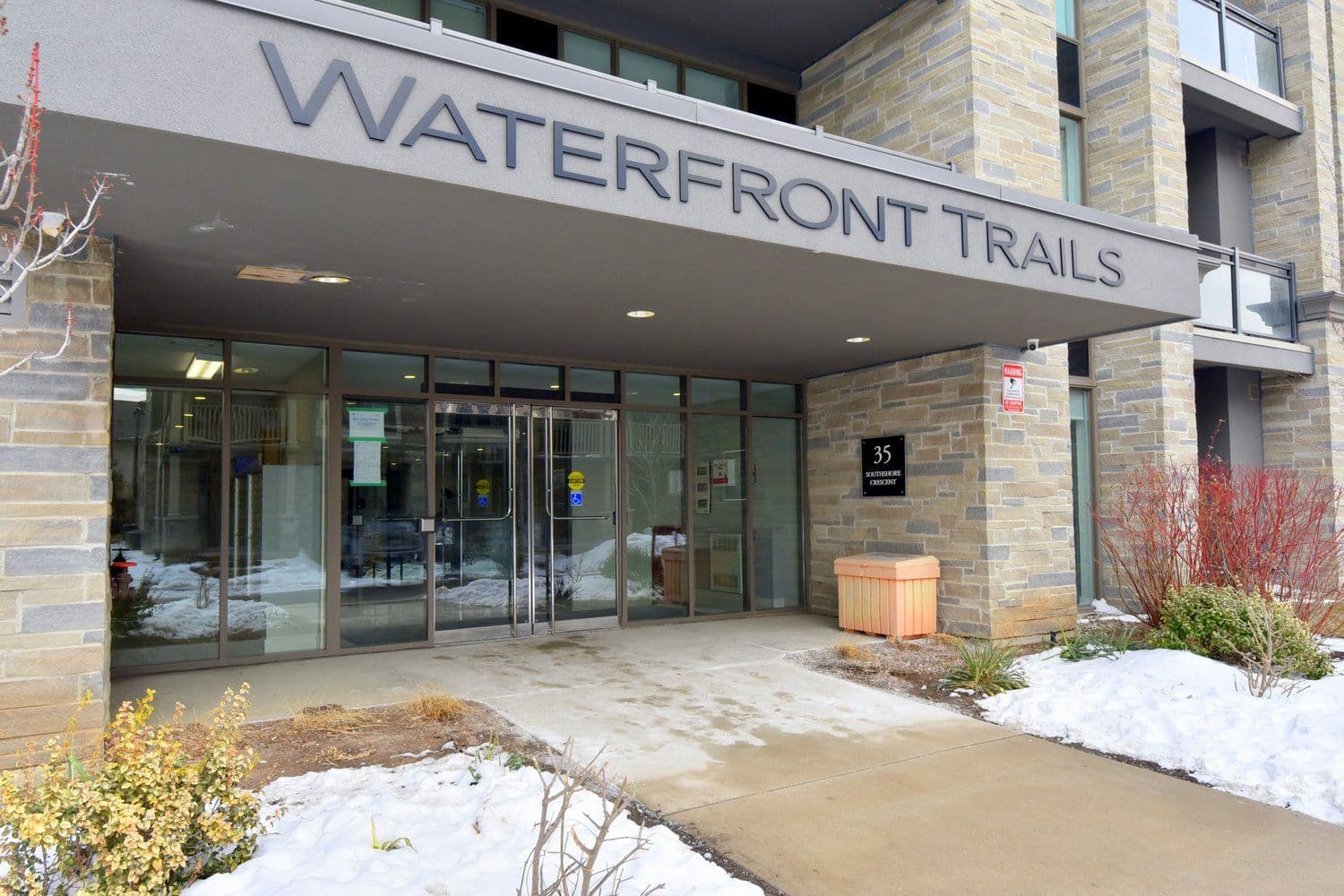 35 Southshore Crescent 108, Hamilton, ON L8E 0J2