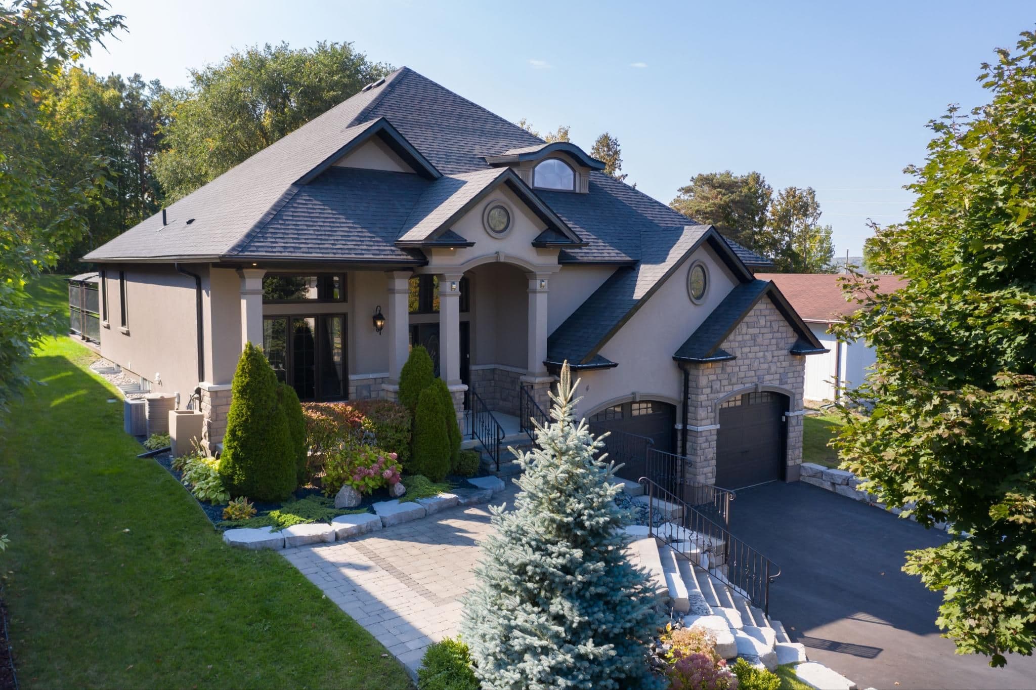 4 Snowshoe Trail, Barrie, ON L4N 7Z1