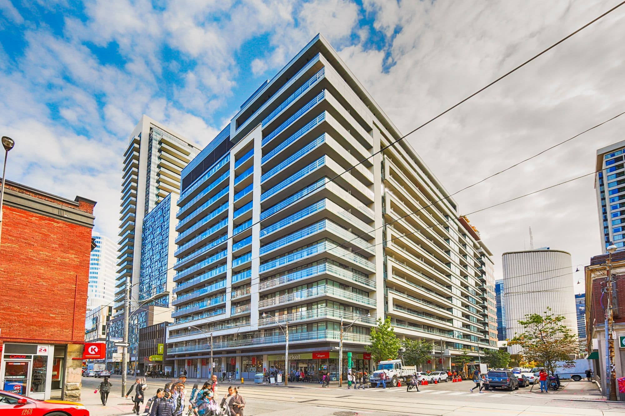 111 Elizabeth Street 1112, Toronto C01, ON M5G 1P7