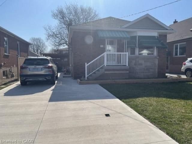 255 East 34th Street Lower, Hamilton, ON L8V 3W8