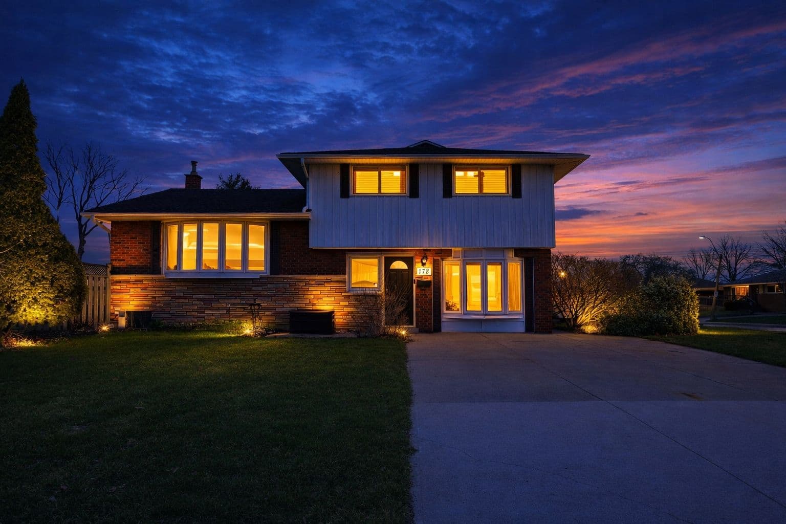 178 Delmar Drive, Hamilton, ON L9C 1J9