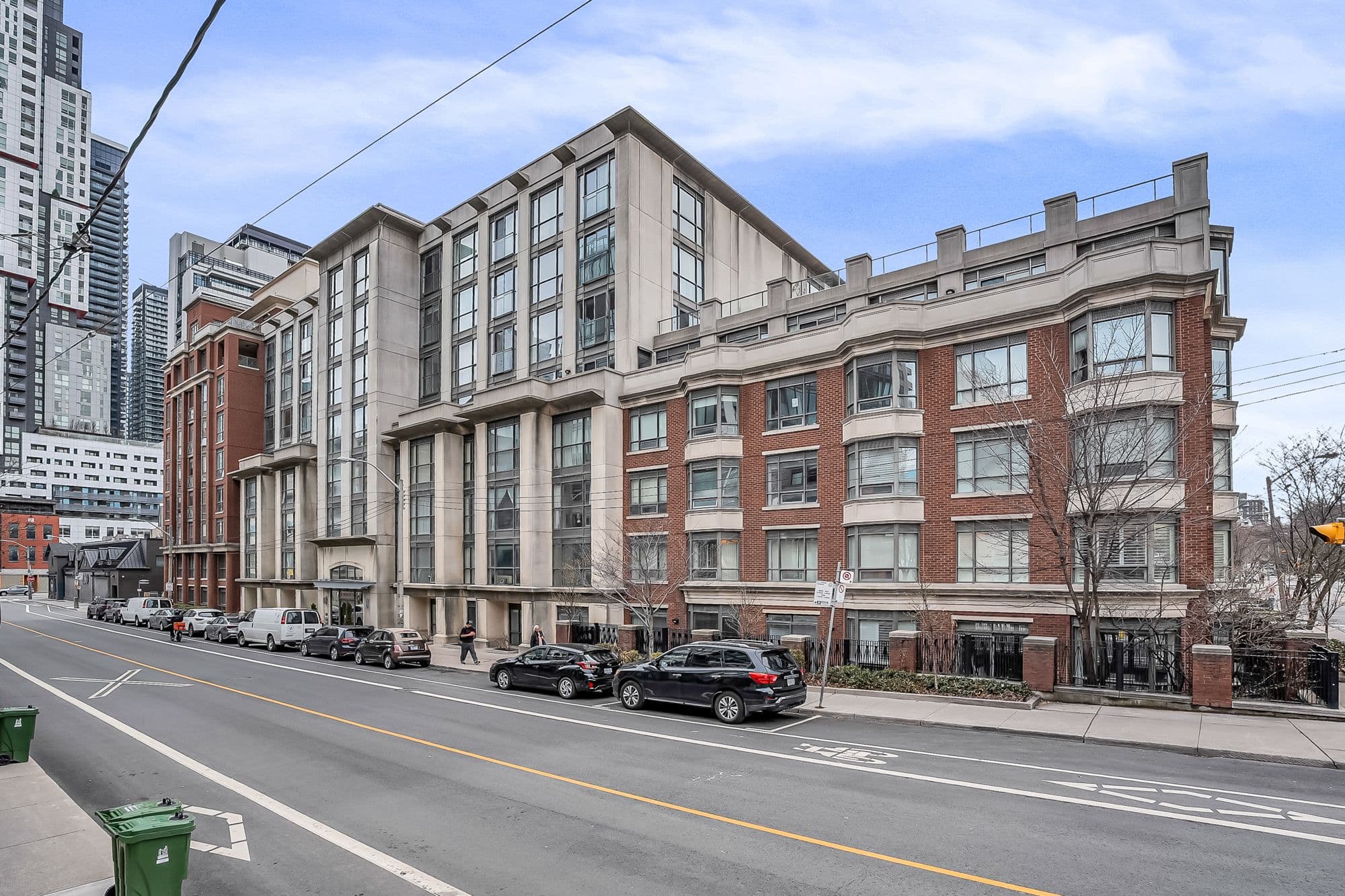 18 Beverley Street 518, Toronto C01, ON M5T 3L2