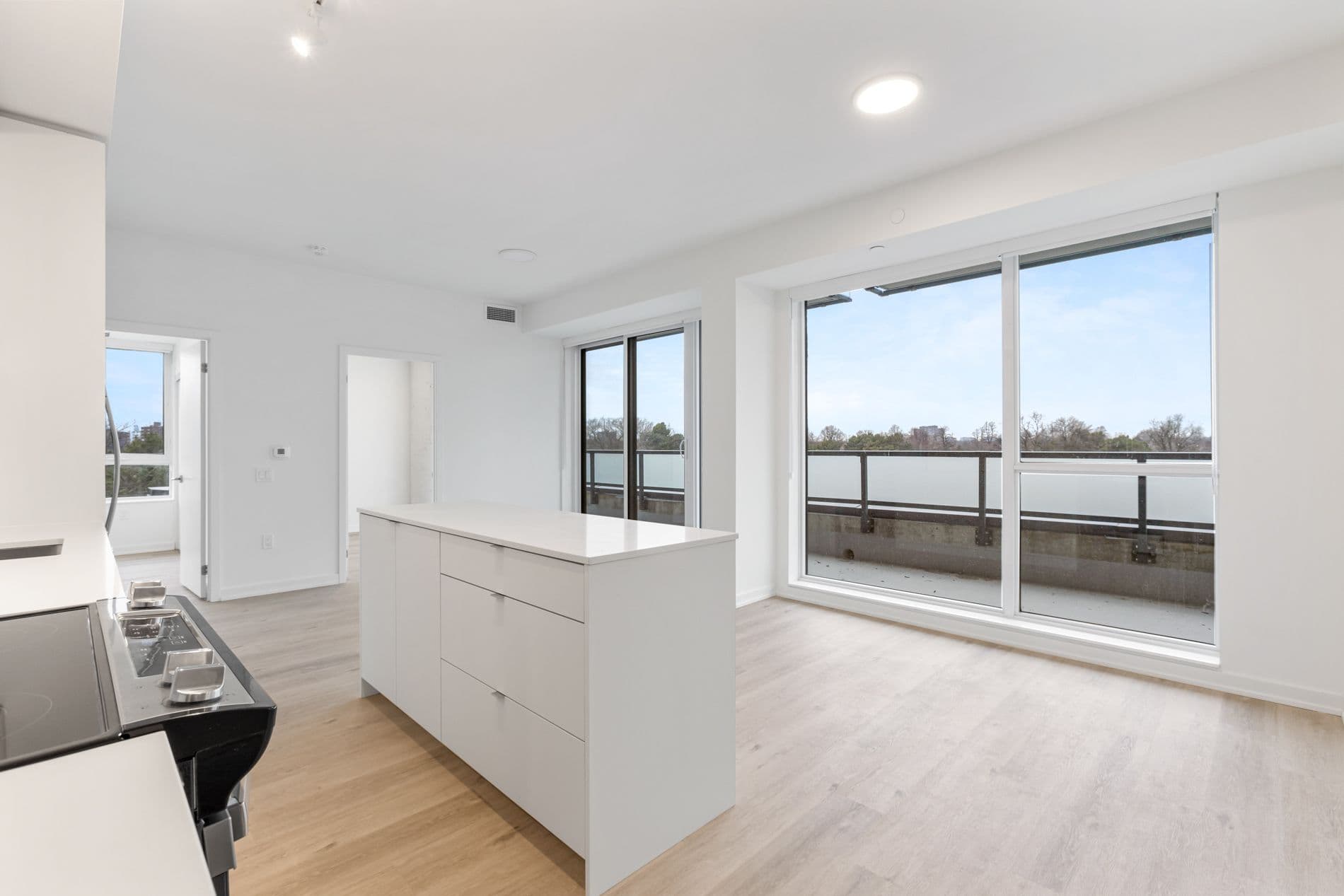 4365 Bloor Street W 509, Toronto W08, ON M9C 1R3