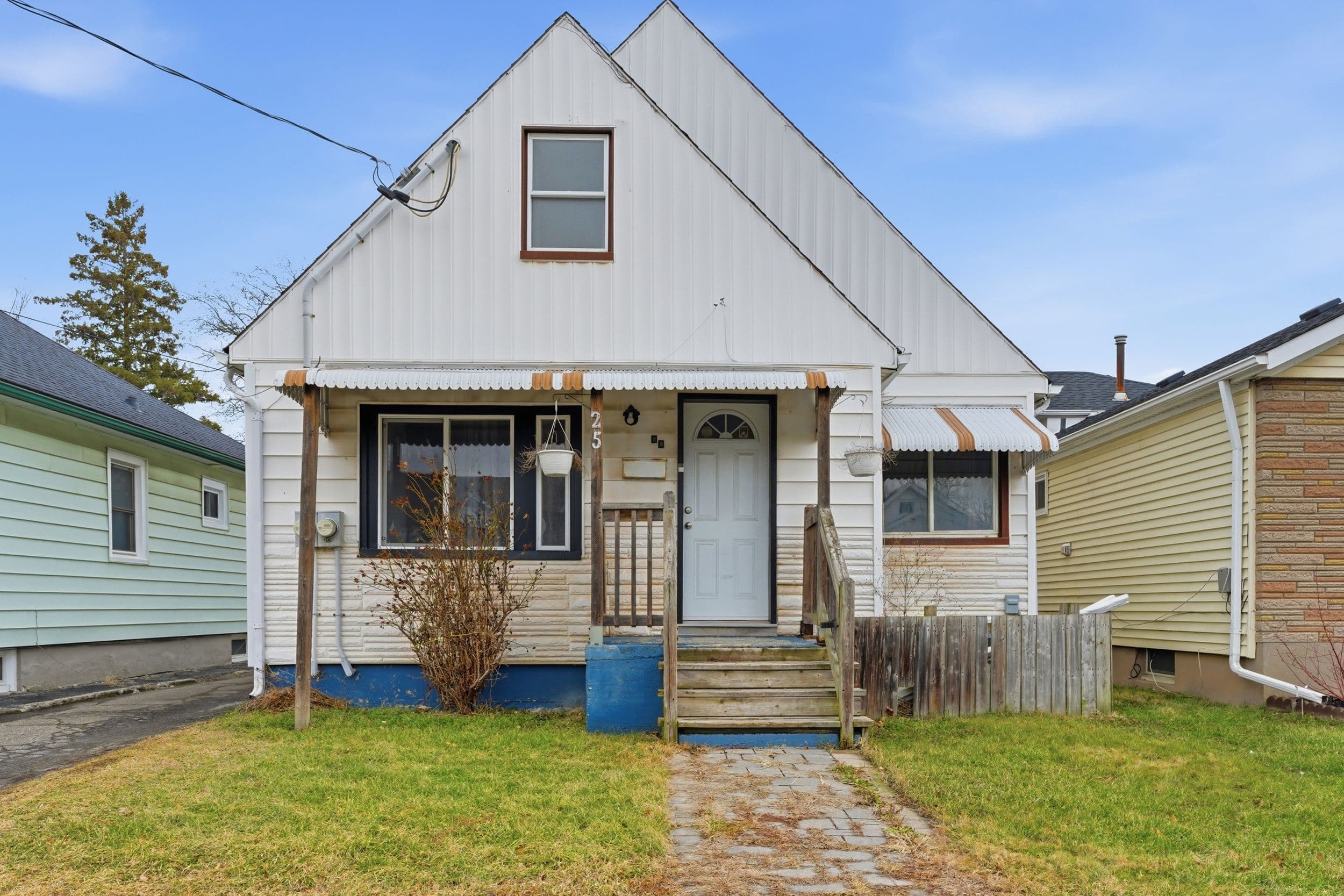 25 Pelham Road Upper, St. Catharines, ON L2S 1R1
