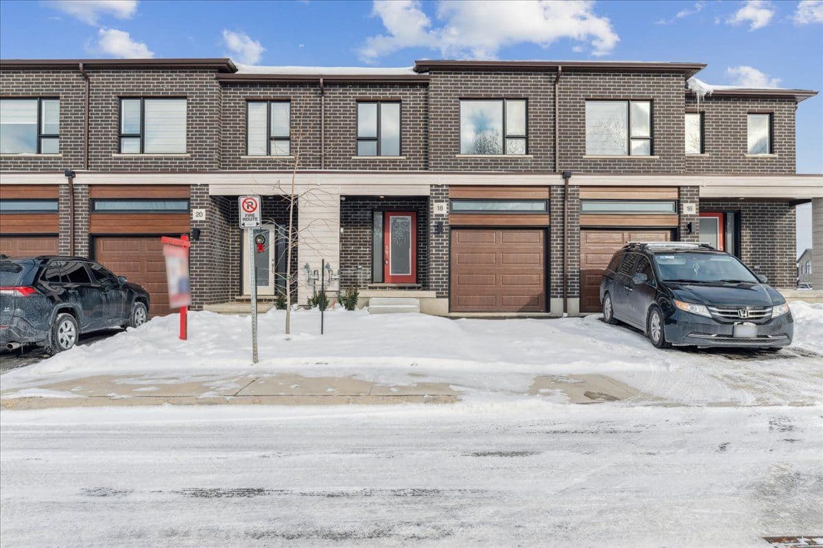 18 Oak Forest Common, Cambridge, ON N1S 0E5