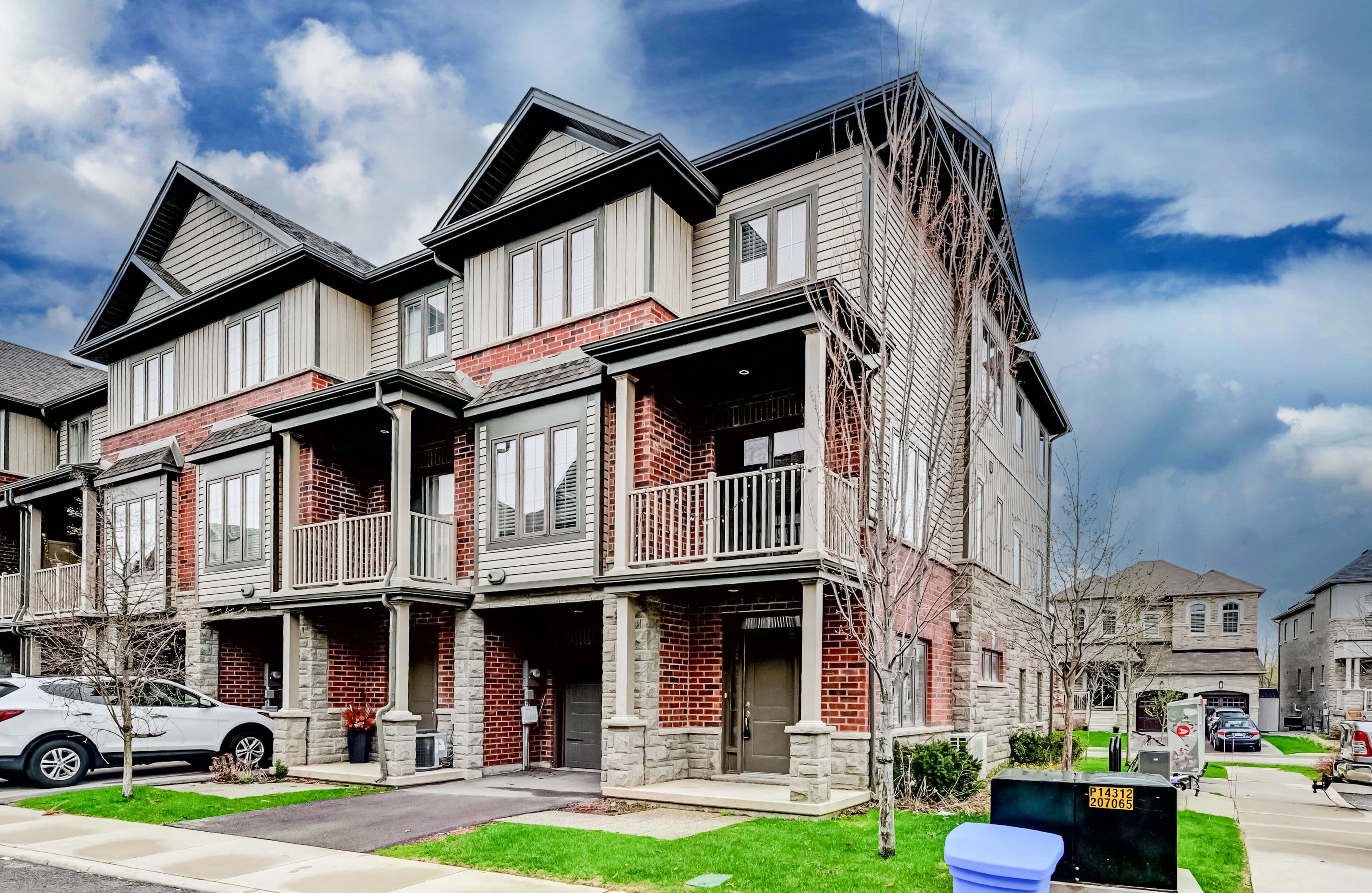 23 ridgeside Lane W, Hamilton, ON L8B 1W5