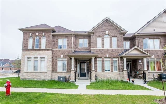 61 Yellowknife Road, Brampton, ON L6R 0B3