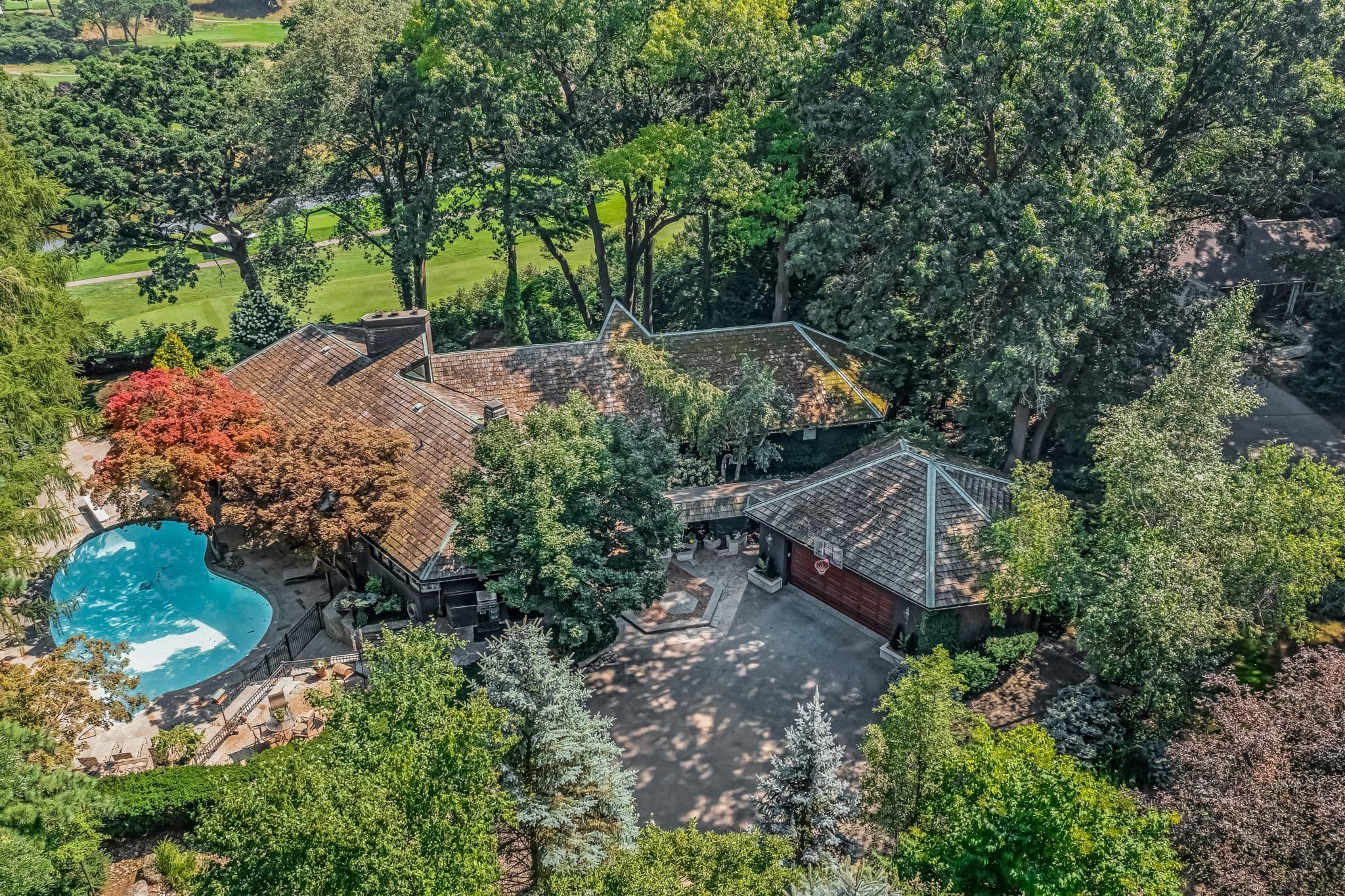 1000 Mississauga Heights Drive, Mississauga, ON L5C 1A6