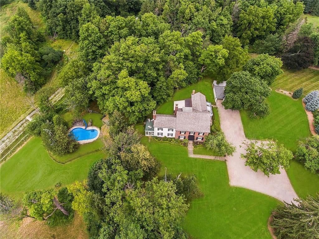 345 Mountain Brow Road, Hamilton, ON L0R 2H7