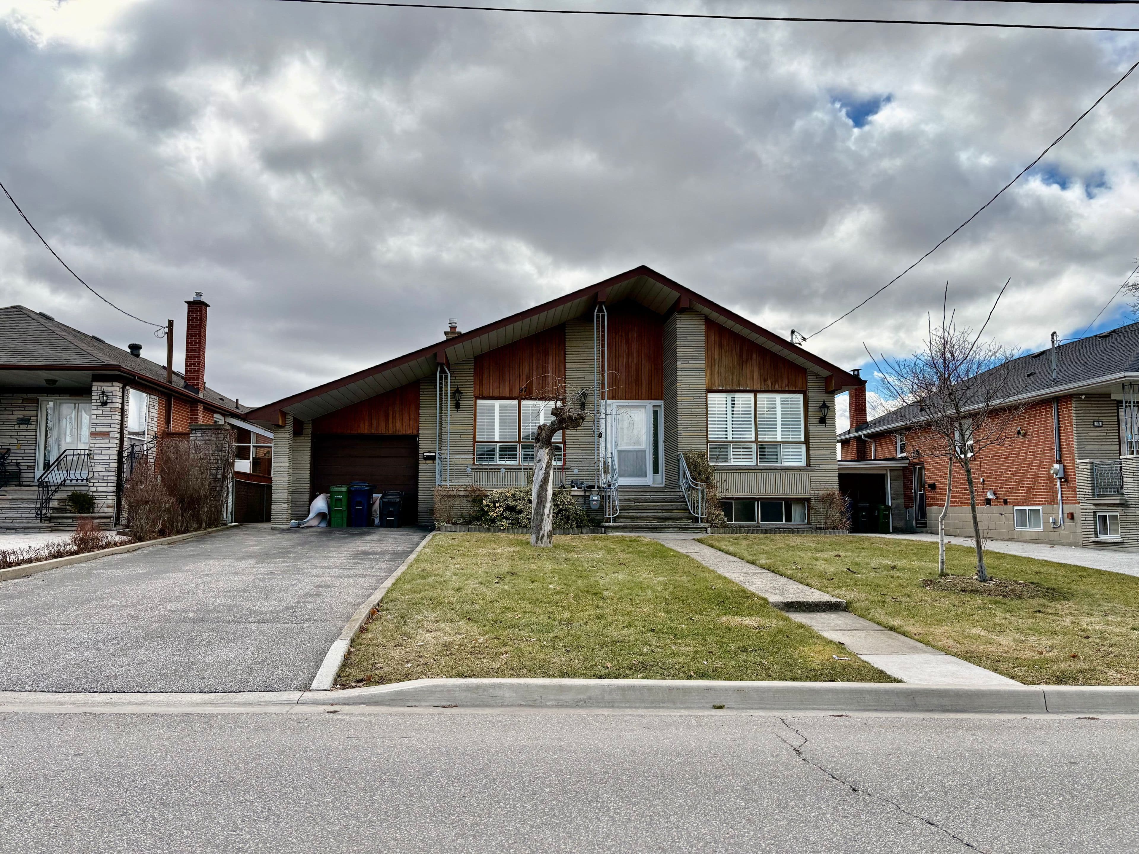 97 Travistock Road, Toronto W05, ON M3M 2P1