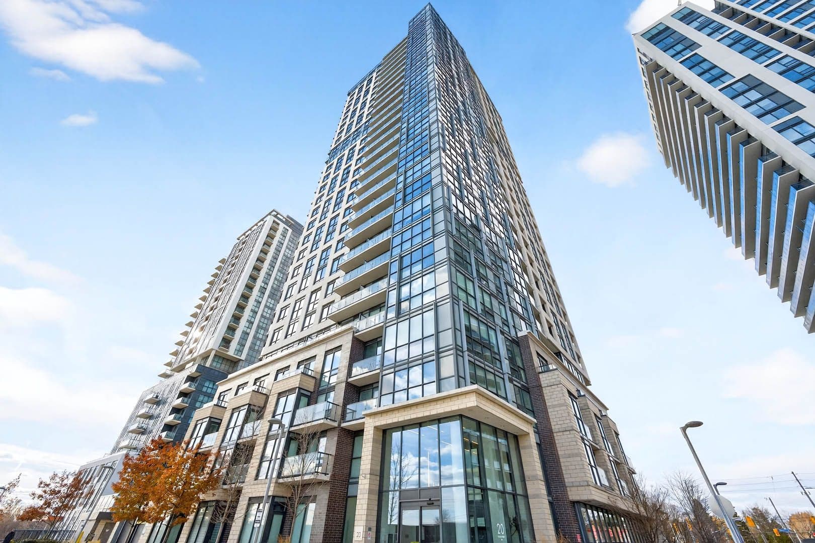 20 Thomas Riley Road 904, Toronto W08, ON M9B 0C3