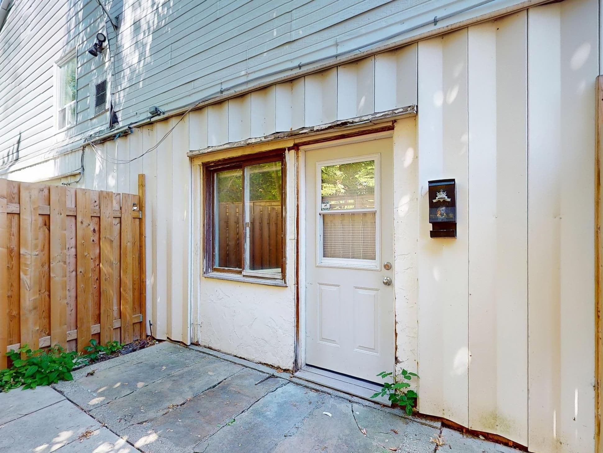 12 Wesleyan Street 6, Halton Hills, ON L7G 2E1